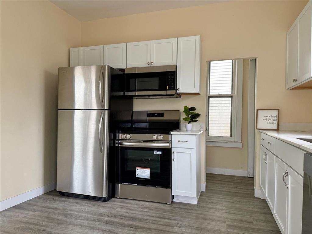 869 Lawson Avenue E Property Photo 14
