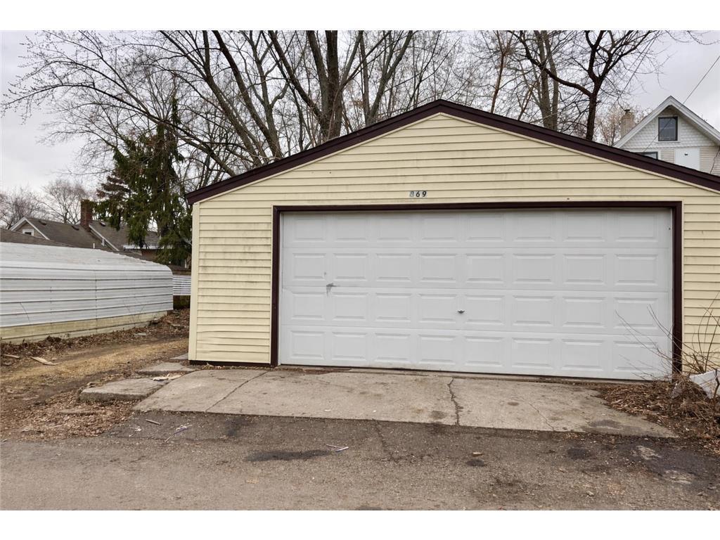 869 Lawson Avenue E Property Photo 33