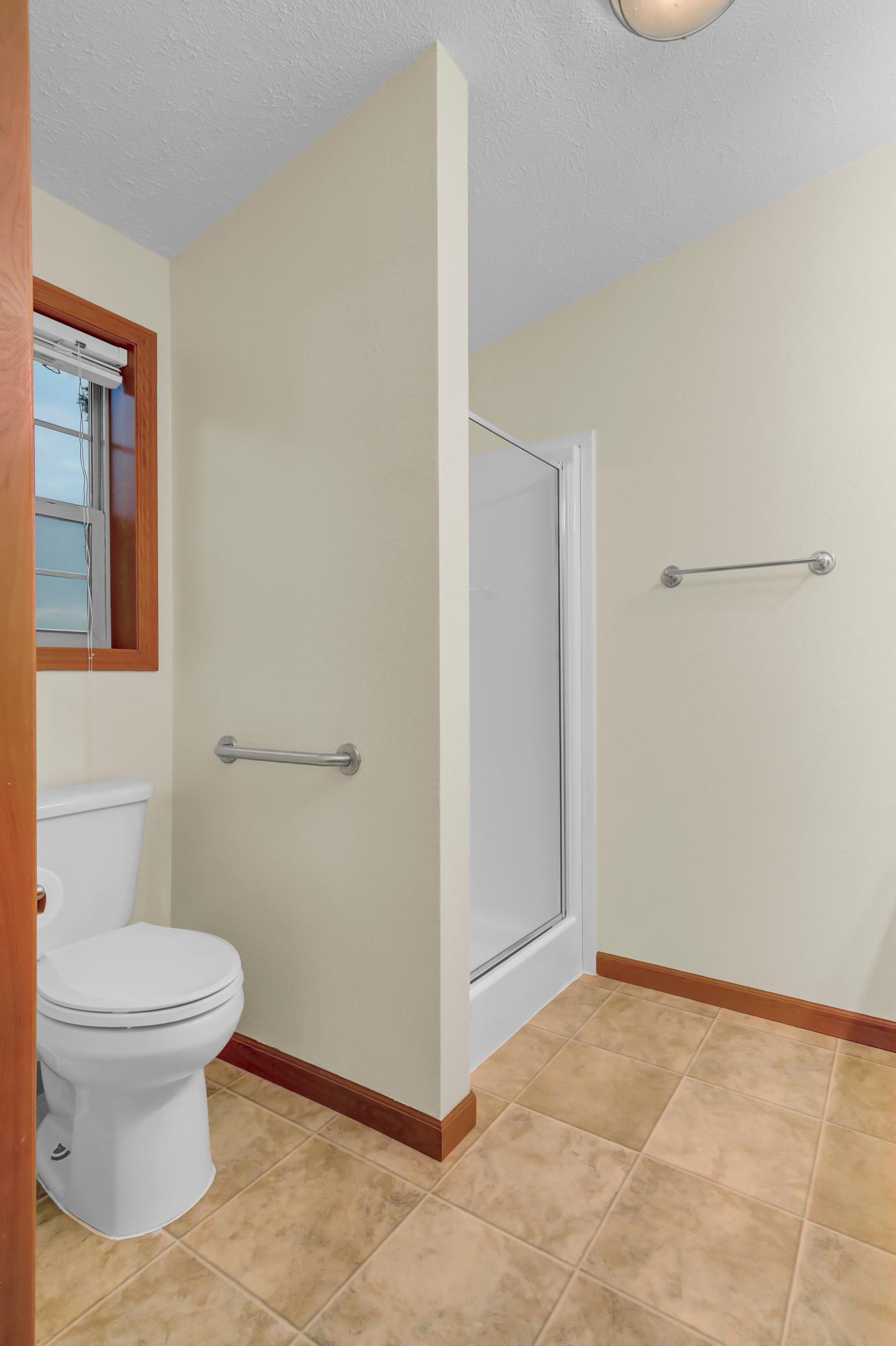 5042 White Gables Road Property Photo 23