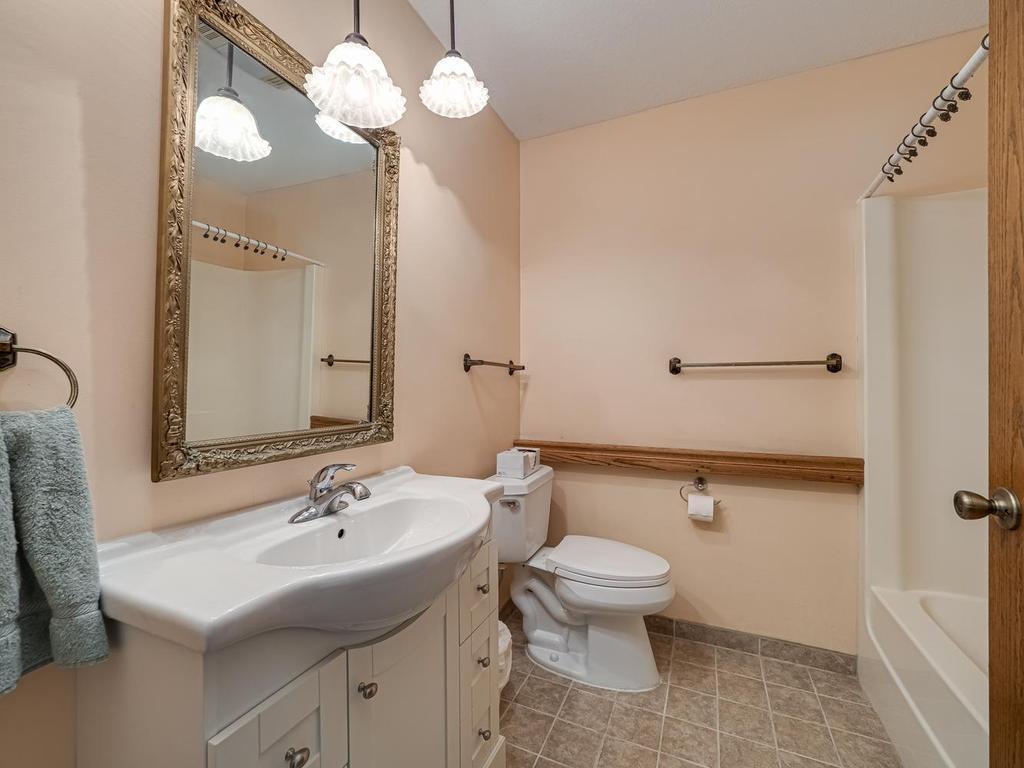 5890 Henry Street Property Photo 20