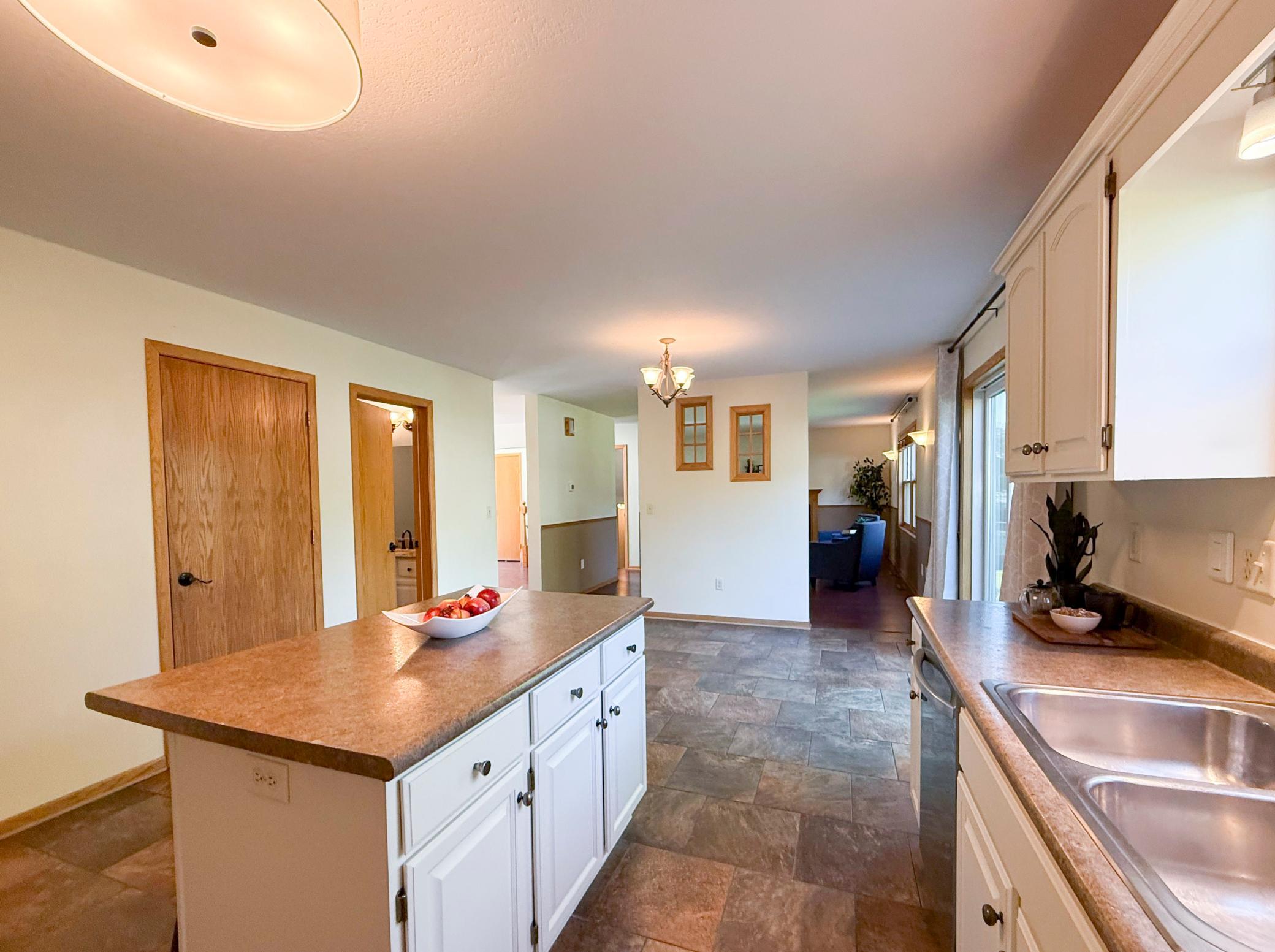 411 Waterview Lane Nw Property Photo 5
