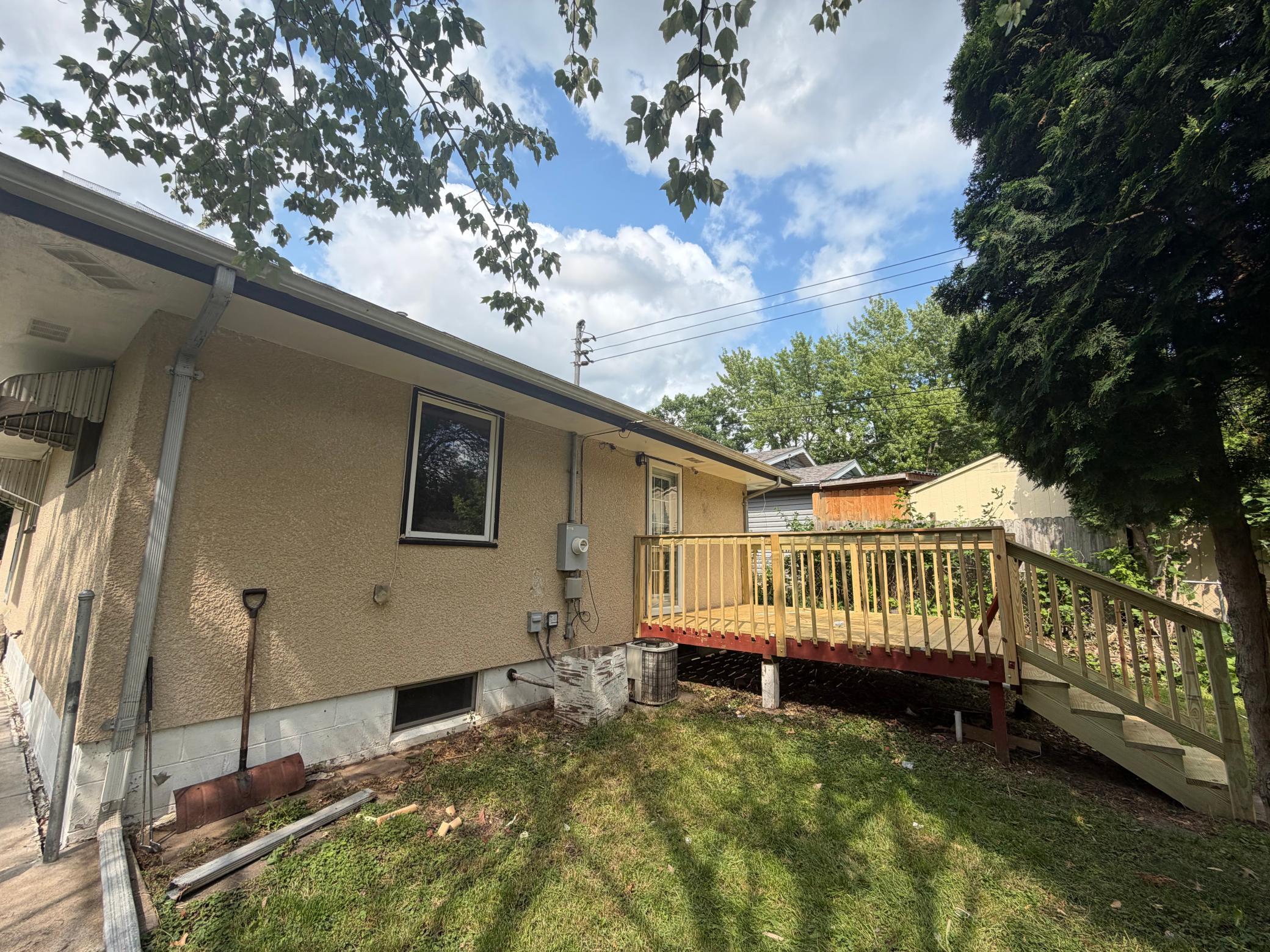 2140 Bush Avenue E Property Photo 3