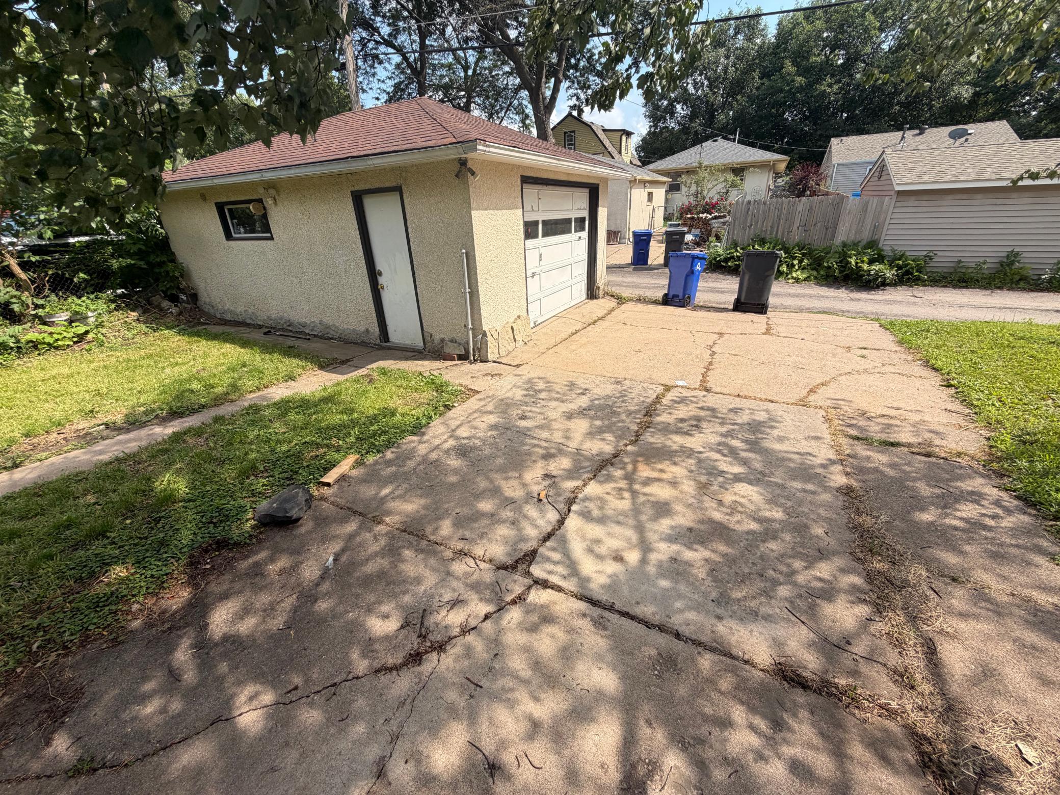 2140 Bush Avenue E Property Photo 4