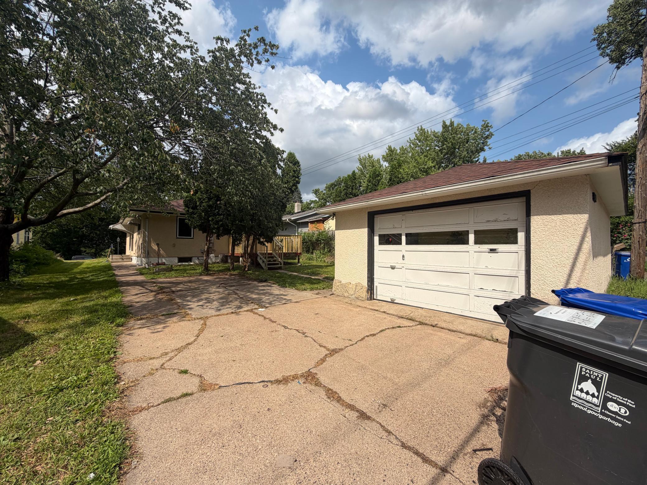 2140 Bush Avenue E Property Photo 5
