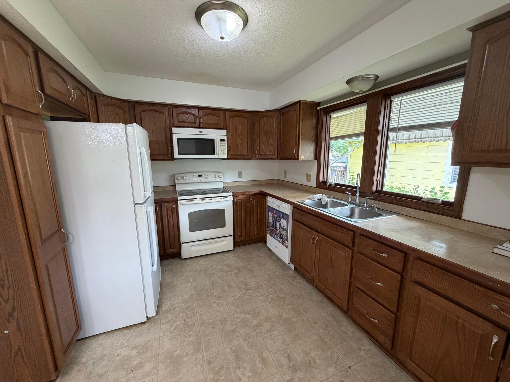 2140 Bush Avenue E Property Photo 9