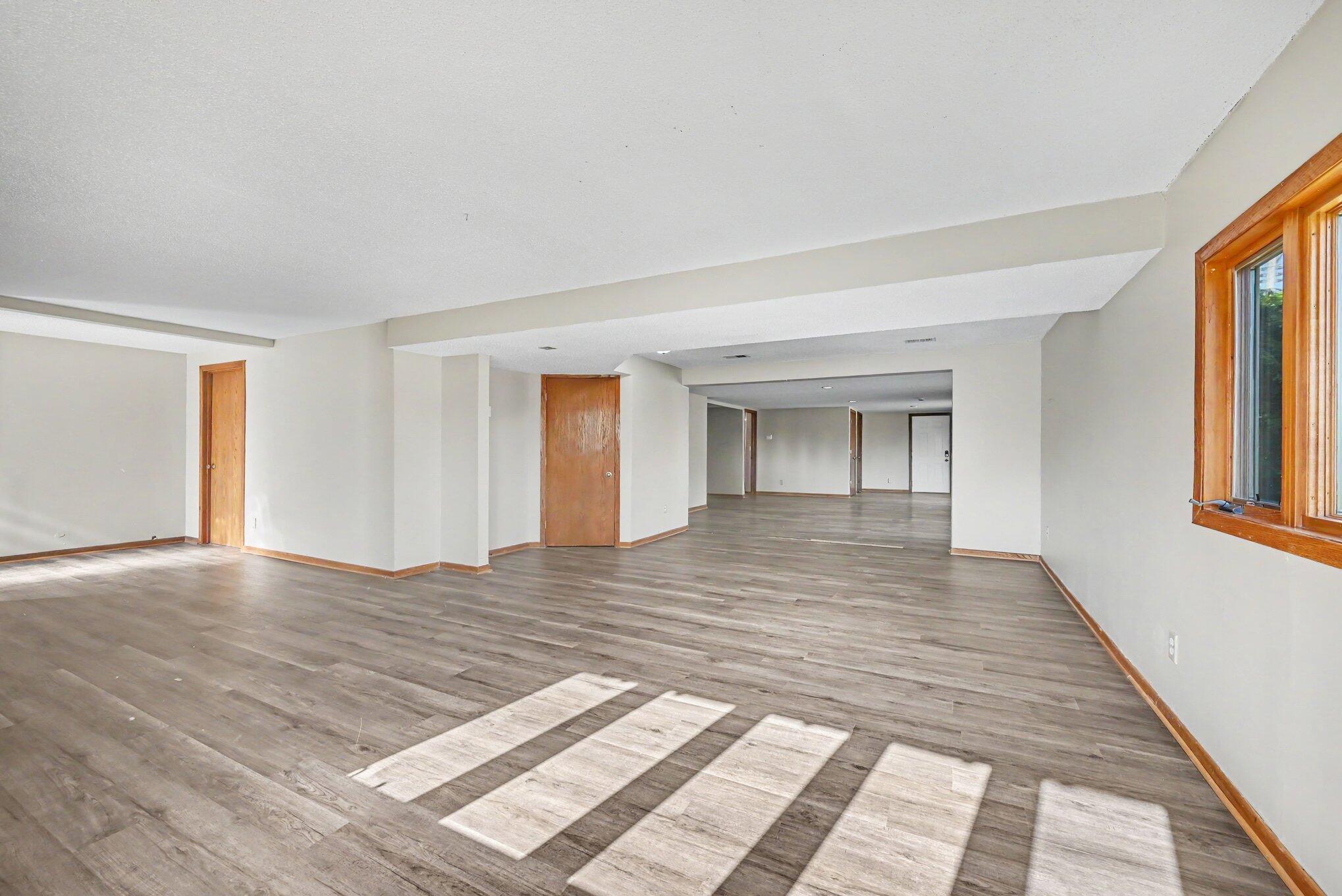 2000 Westview Drive Property Photo 4