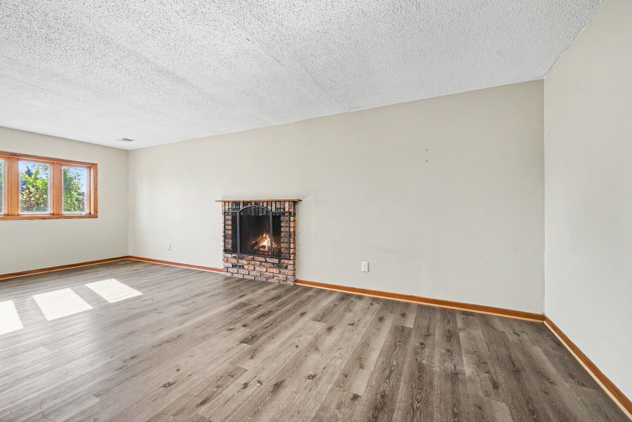 2000 Westview Drive Property Photo 6