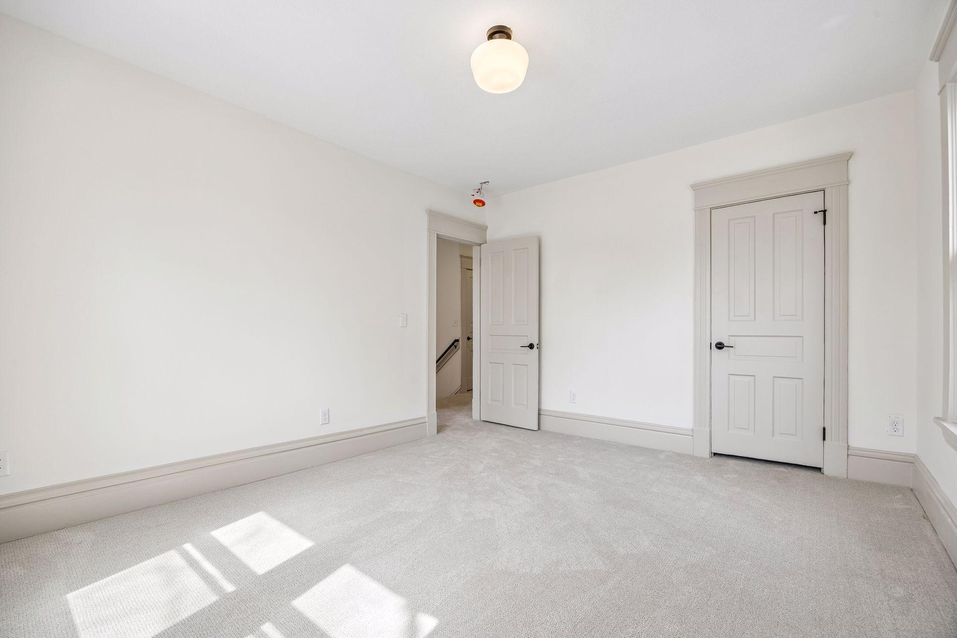 941 Hague Avenue Property Photo 33