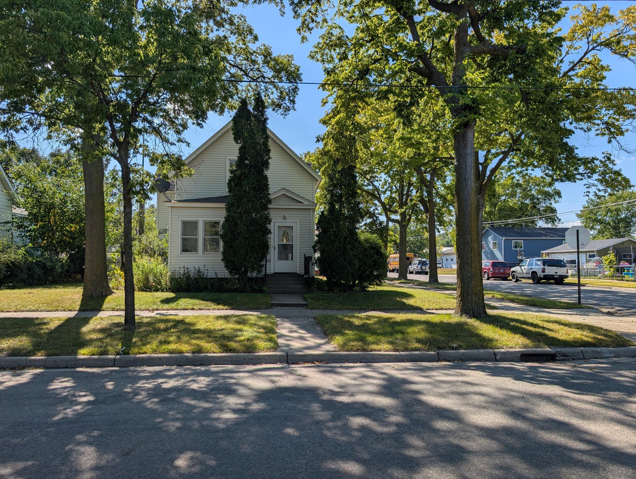 427 16th Avenue N Property Photo 3