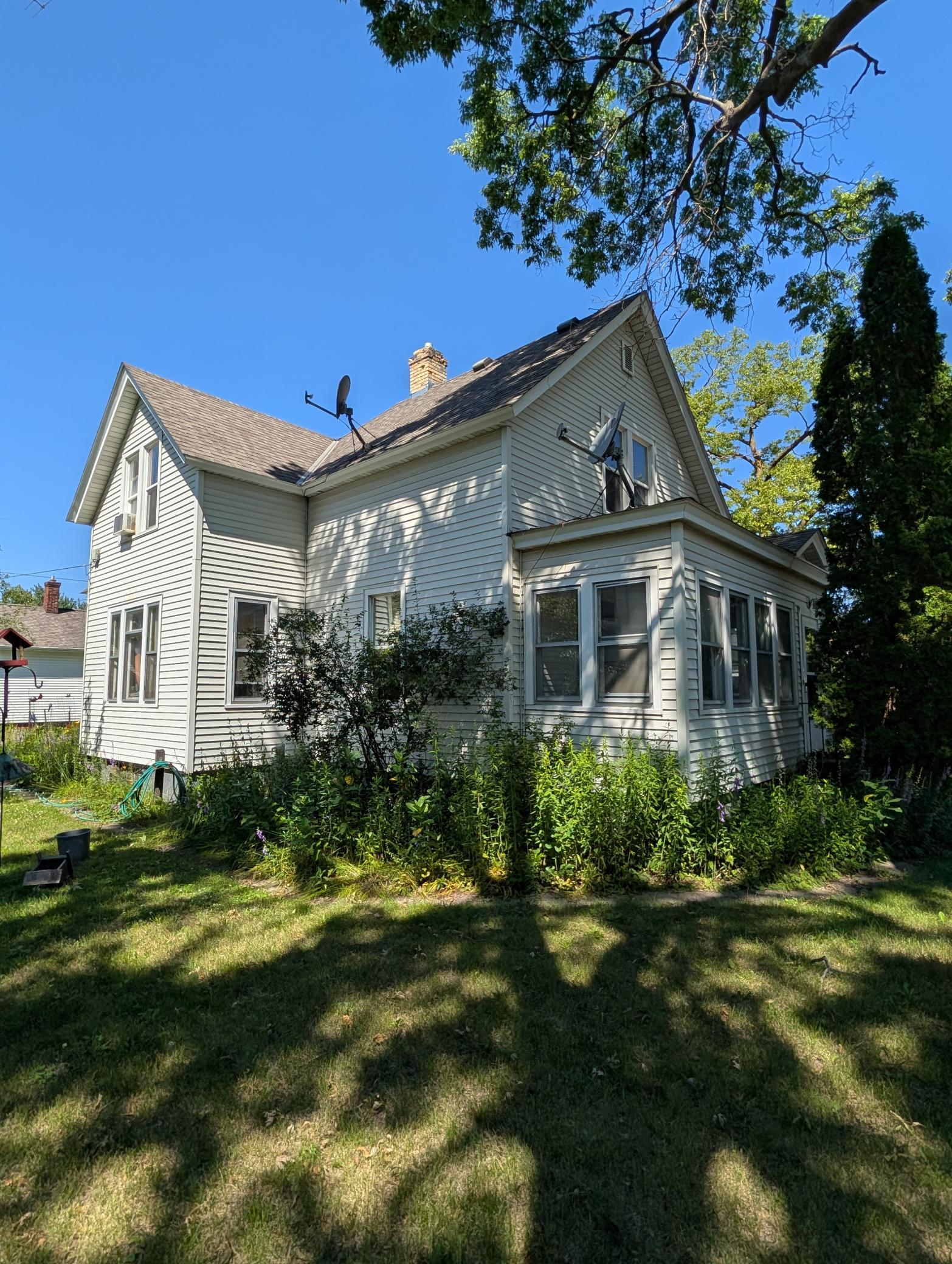 427 16th Avenue N Property Photo 4