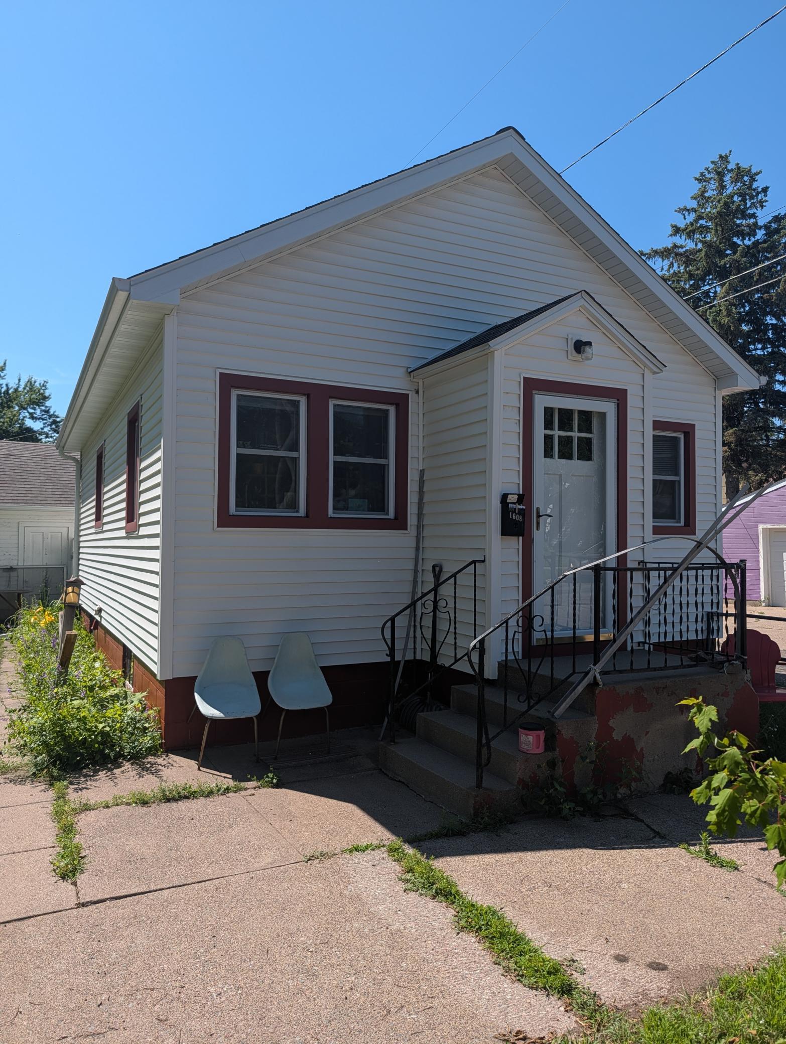 427 16th Avenue N Property Photo 9