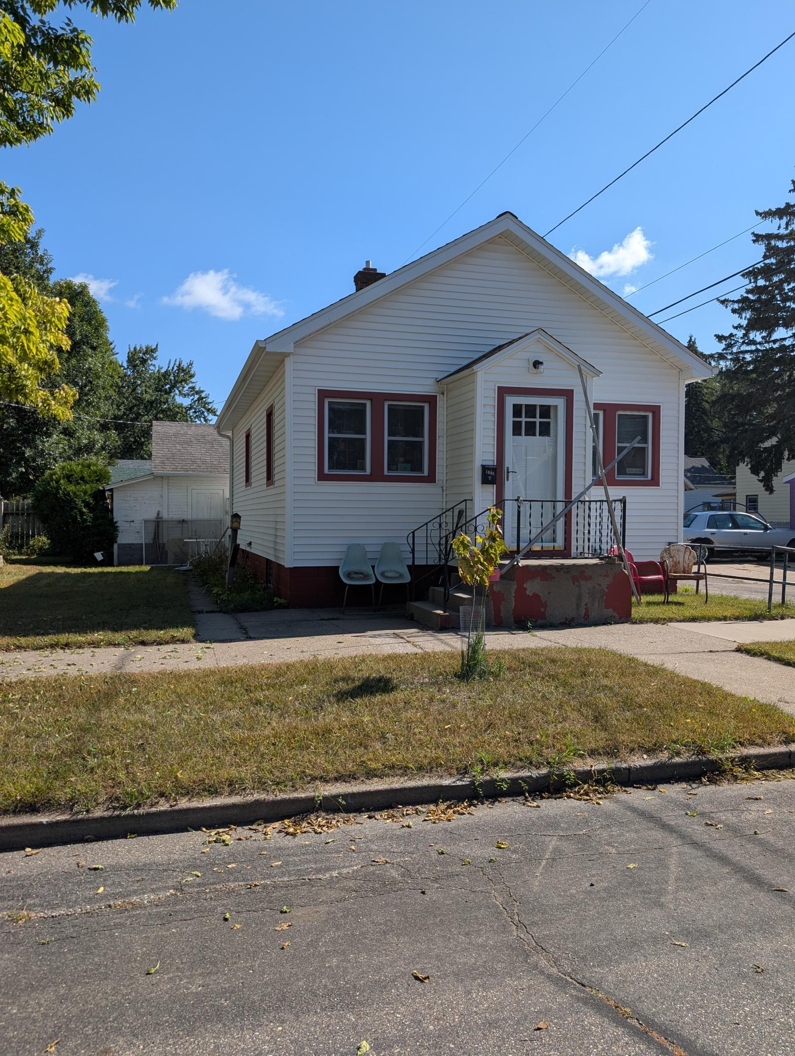 427 16th Avenue N Property Photo 10