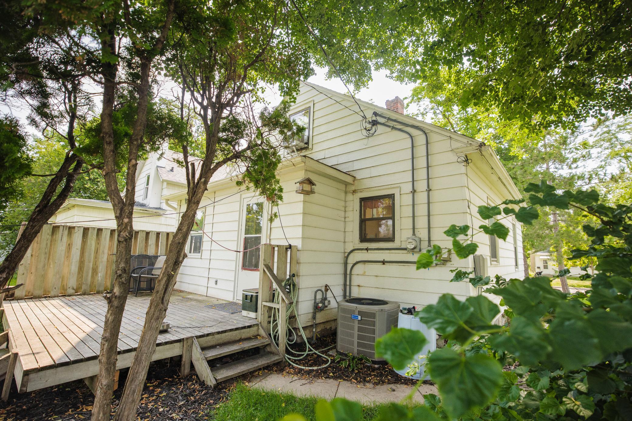 402 W 8th Street Property Photo 6