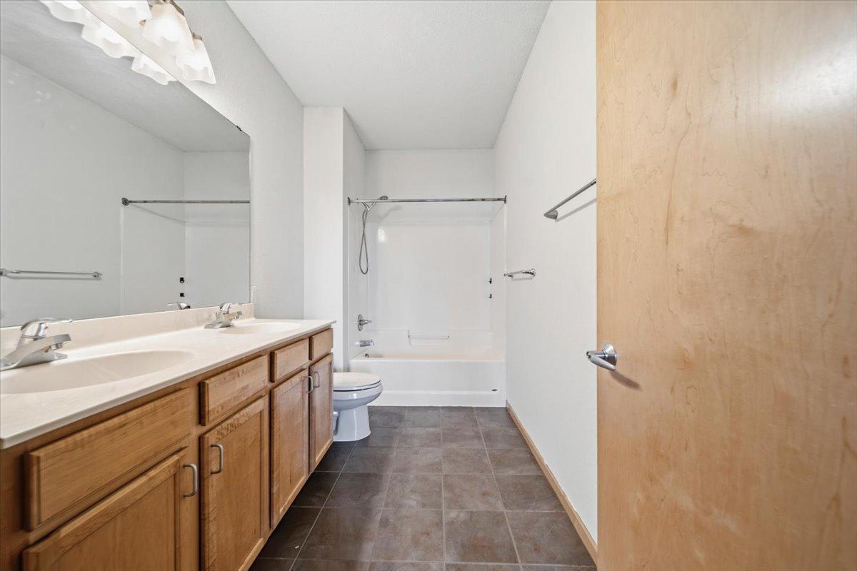 2929 21st Avenue S 202 Property Photo 19
