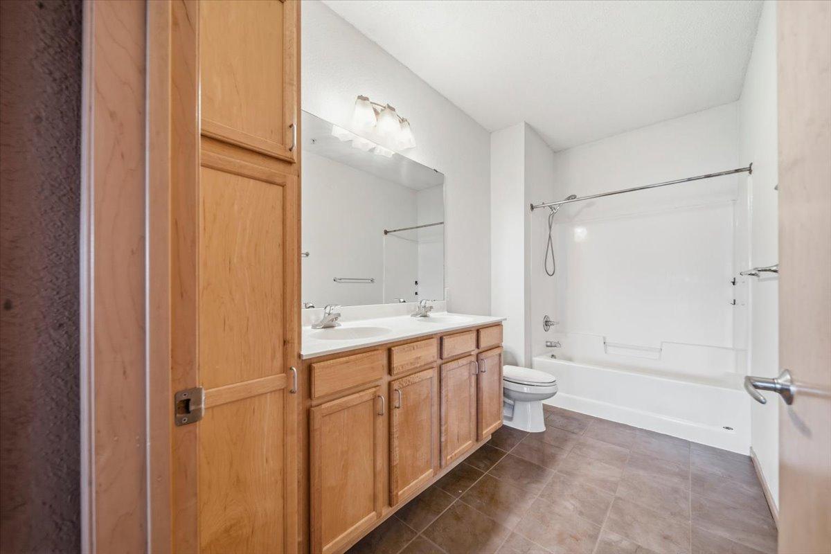 2929 21st Avenue S 202 Property Photo 20