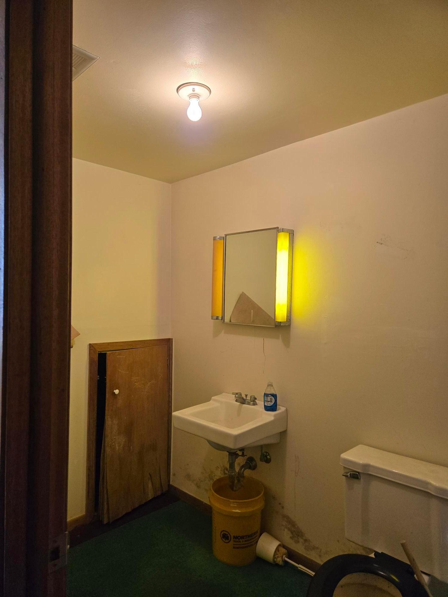 101 Main Street N Property Photo 6