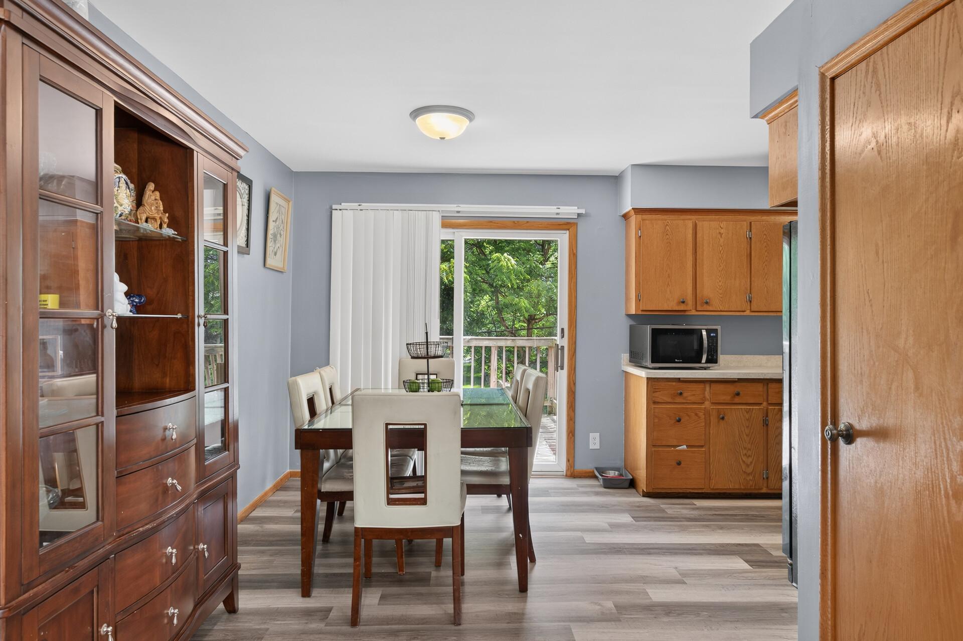 6911 E River Road Ne Property Photo 10