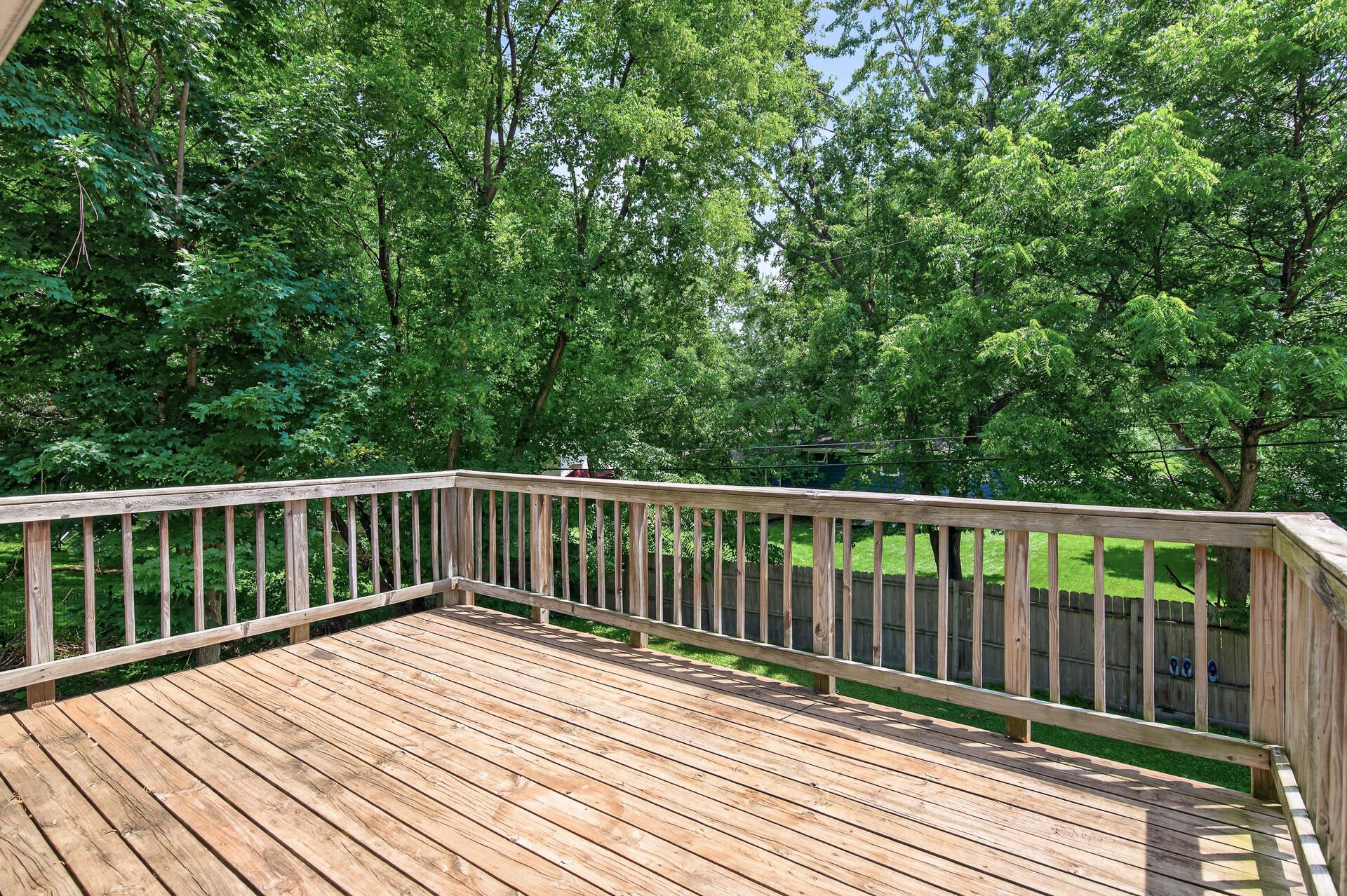 6911 E River Road Ne Property Photo 24