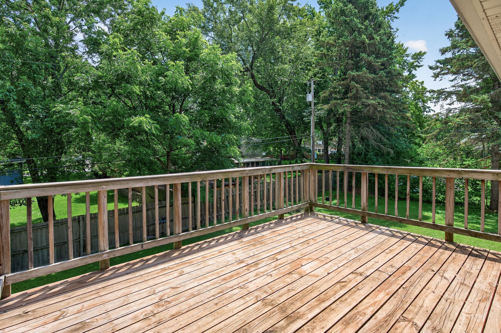 6911 E River Road Ne Property Photo 25