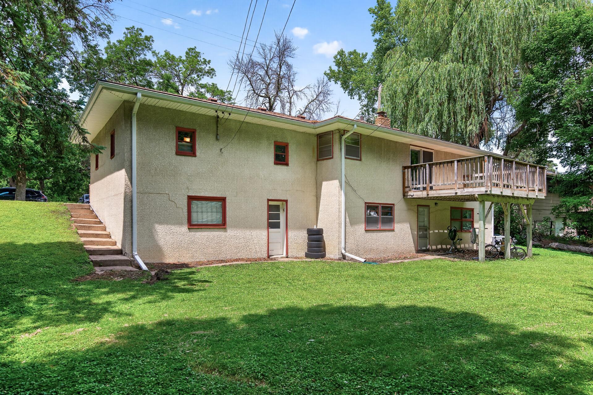 6911 E River Road Ne Property Photo 27