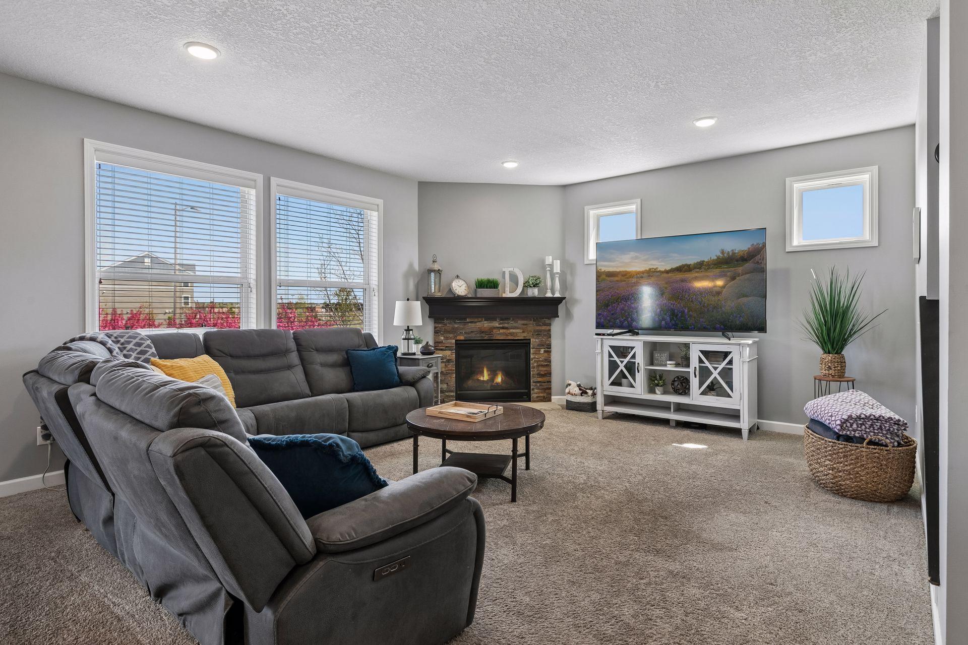 15711 Fair Hill Way Property Photo 8