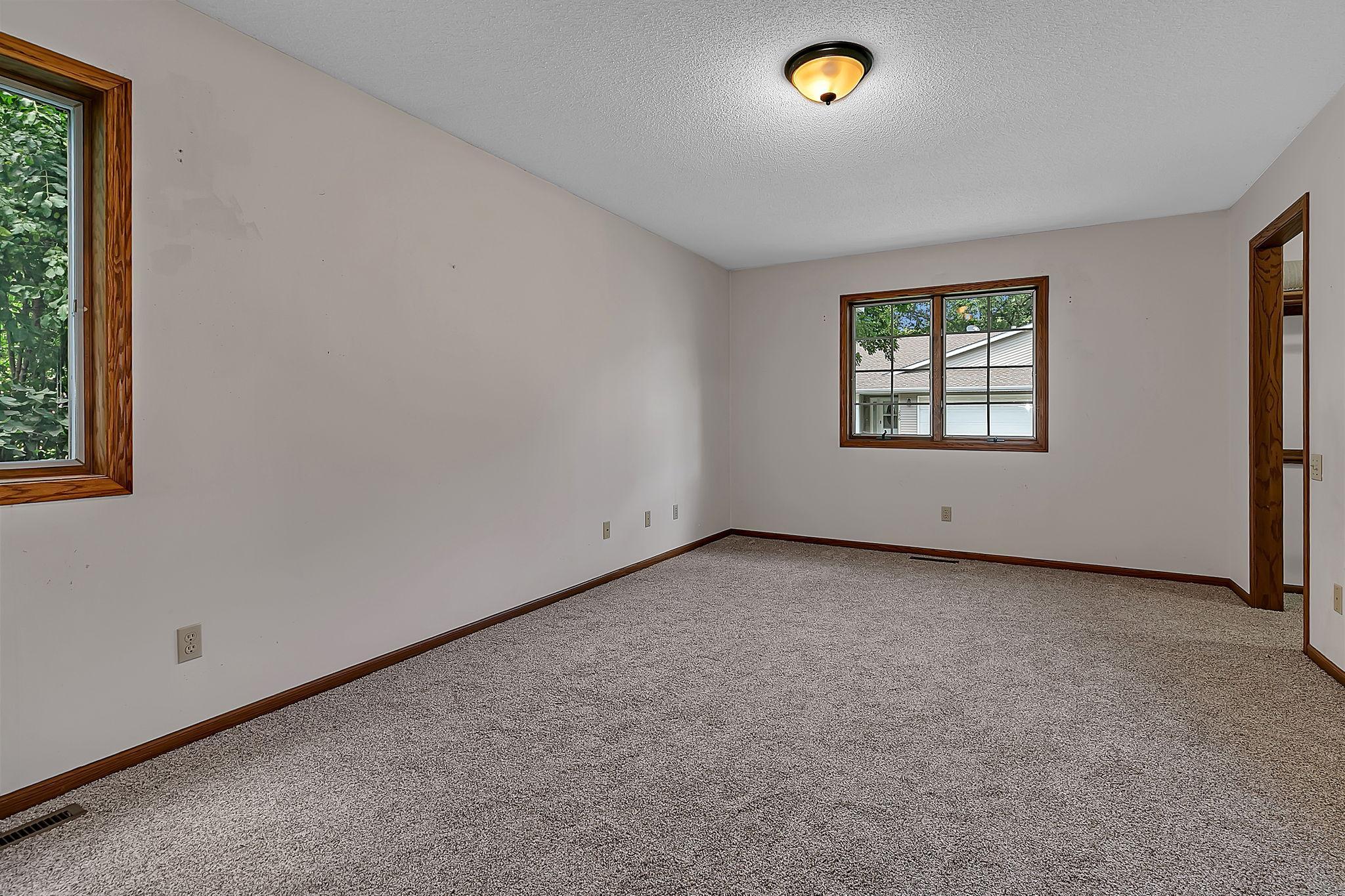 276 Waite Avenue S Property Photo 14