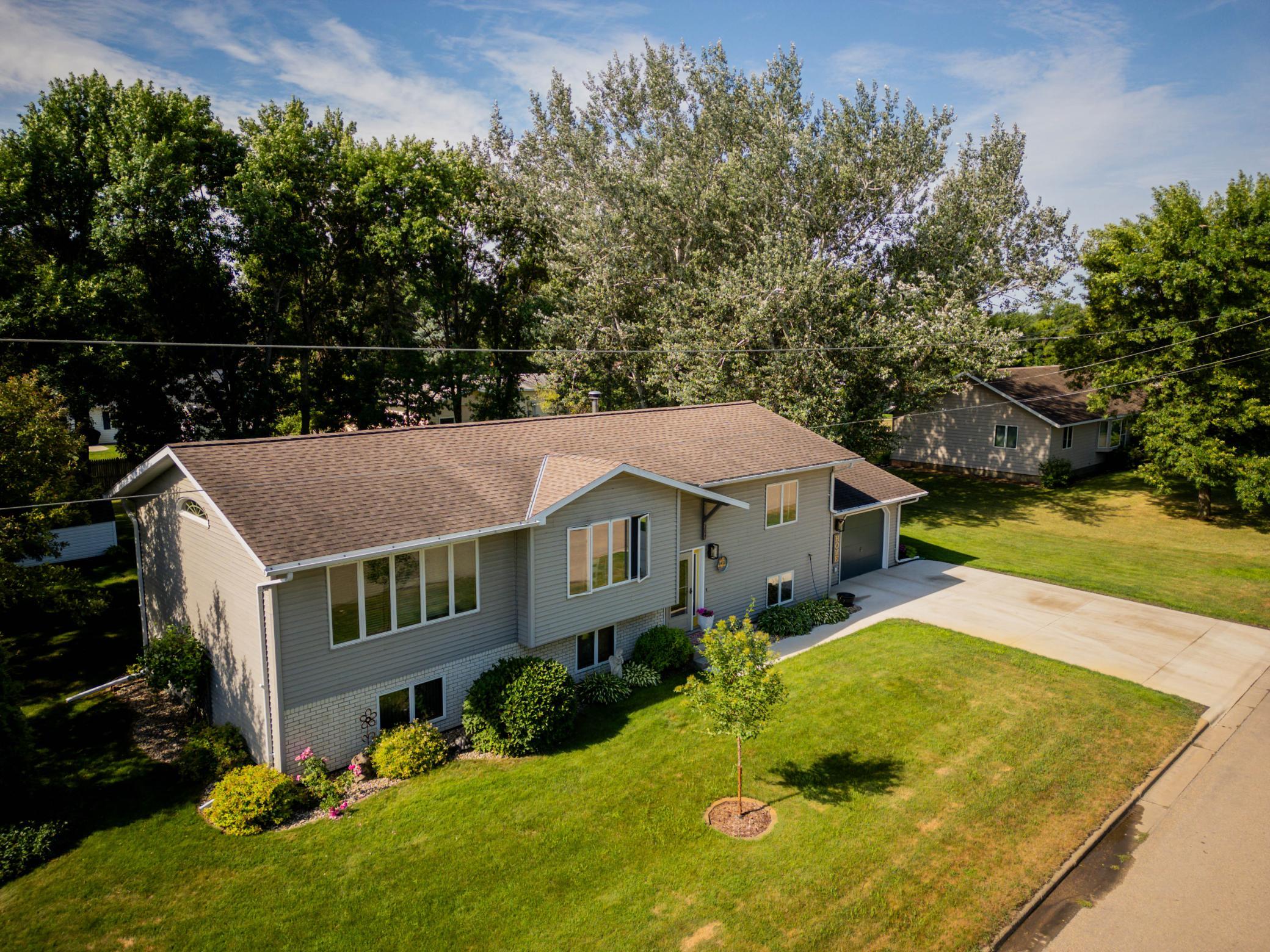 204 8th Avenue E Property Photo 4