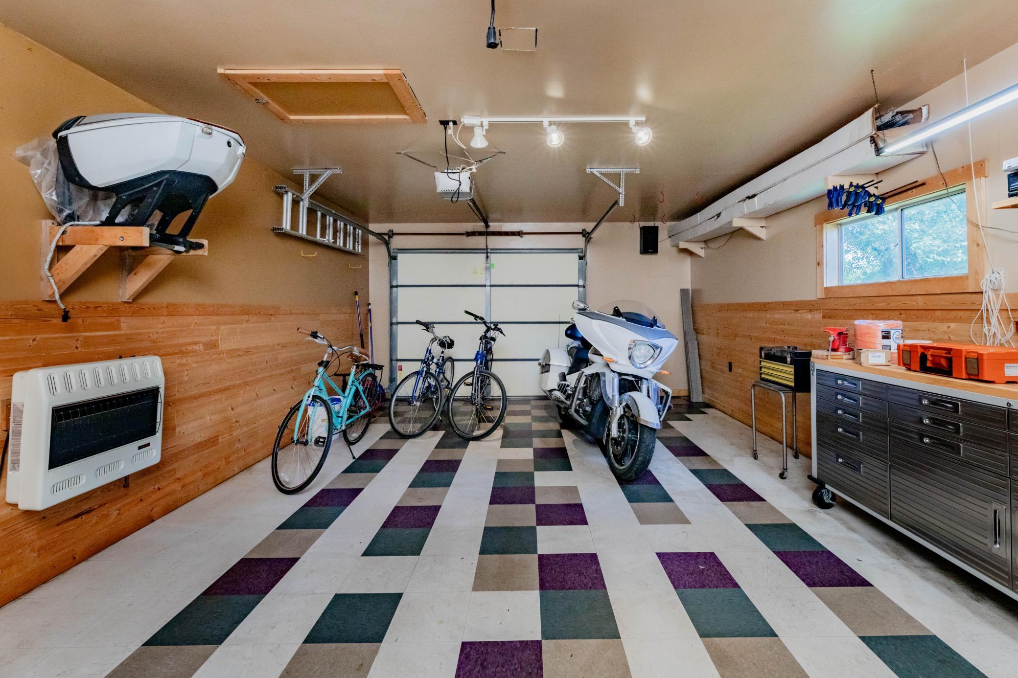 204 8th Avenue E Property Photo 19