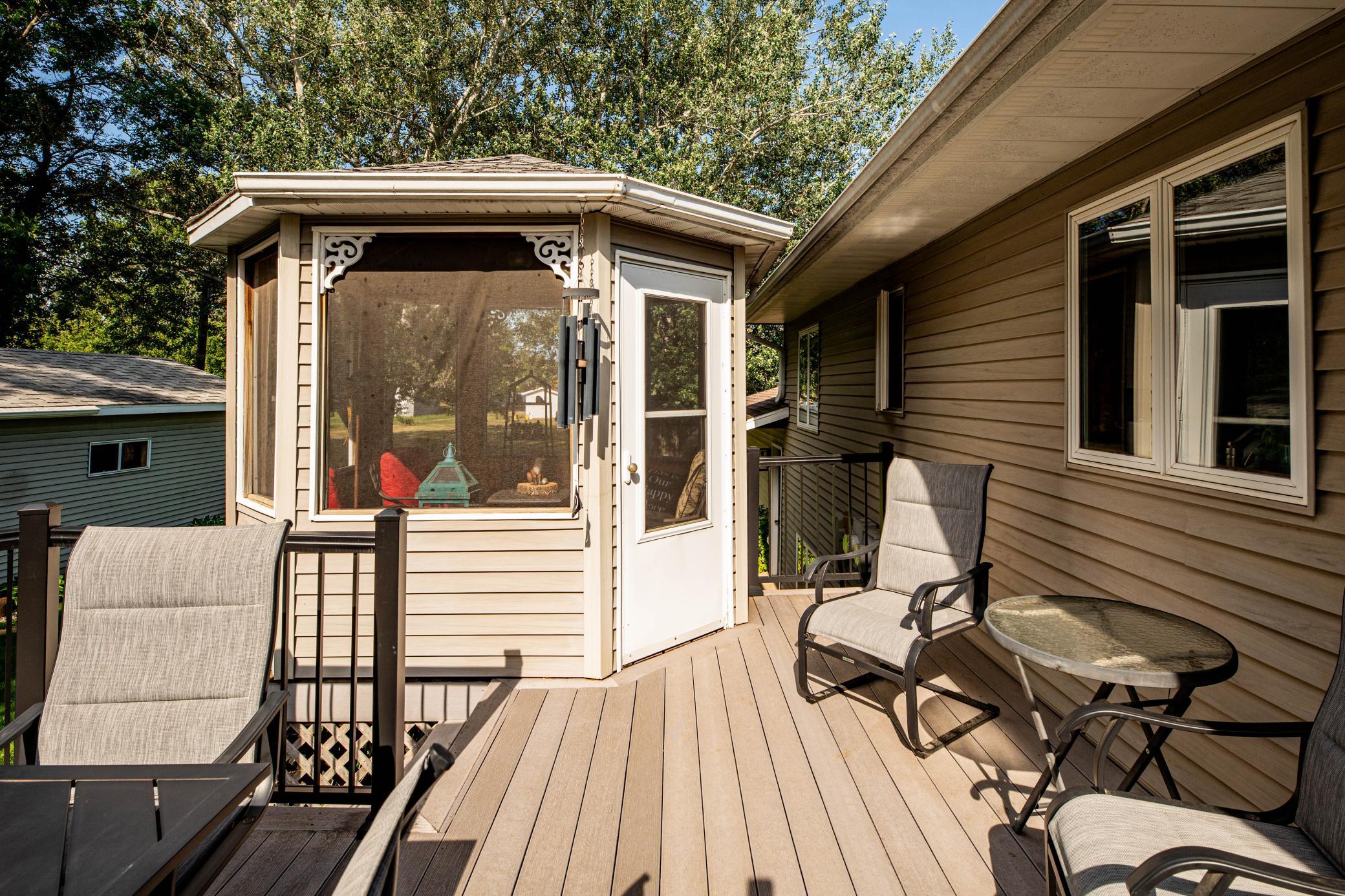 204 8th Avenue E Property Photo 22