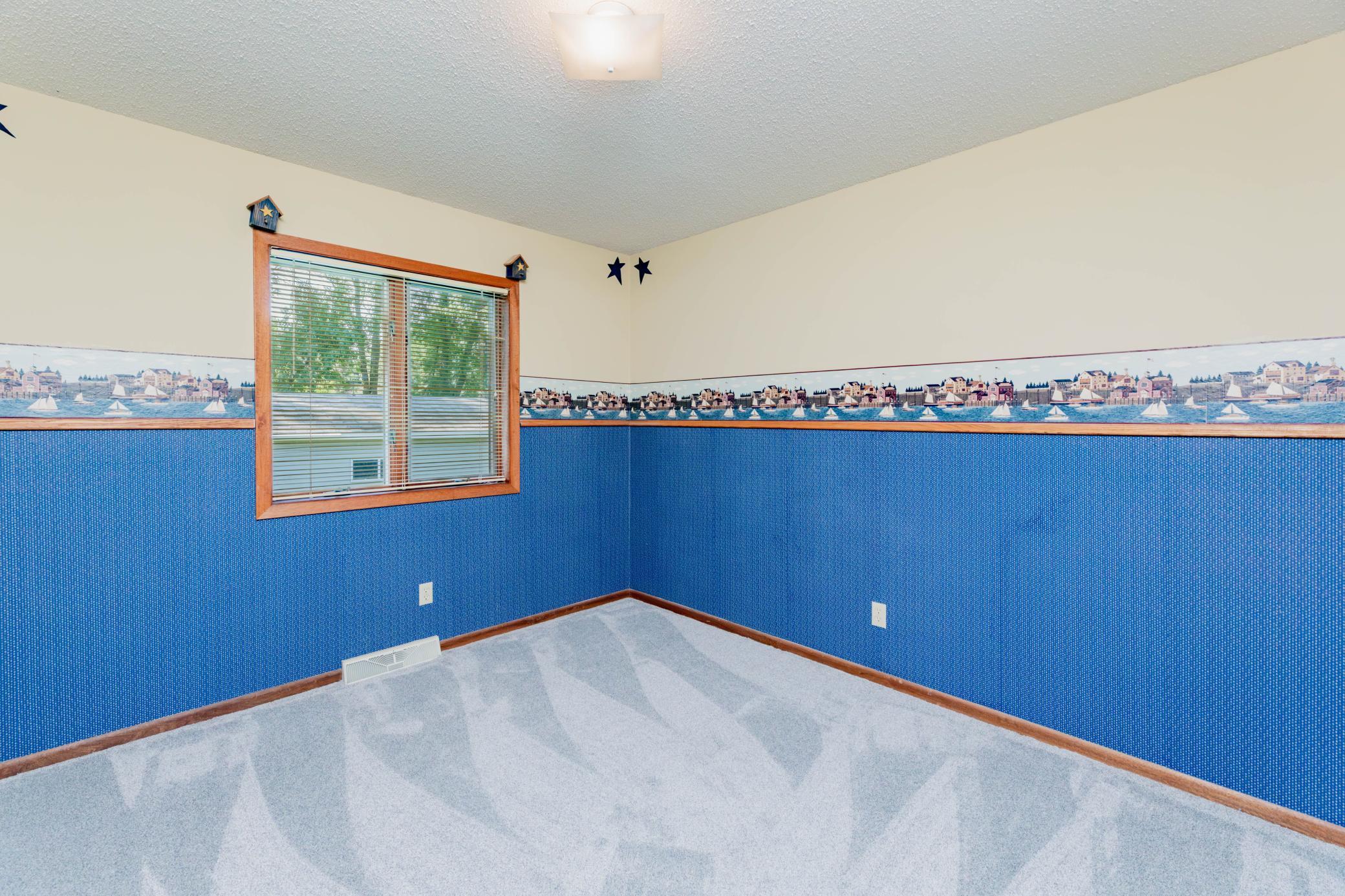 204 8th Avenue E Property Photo 30