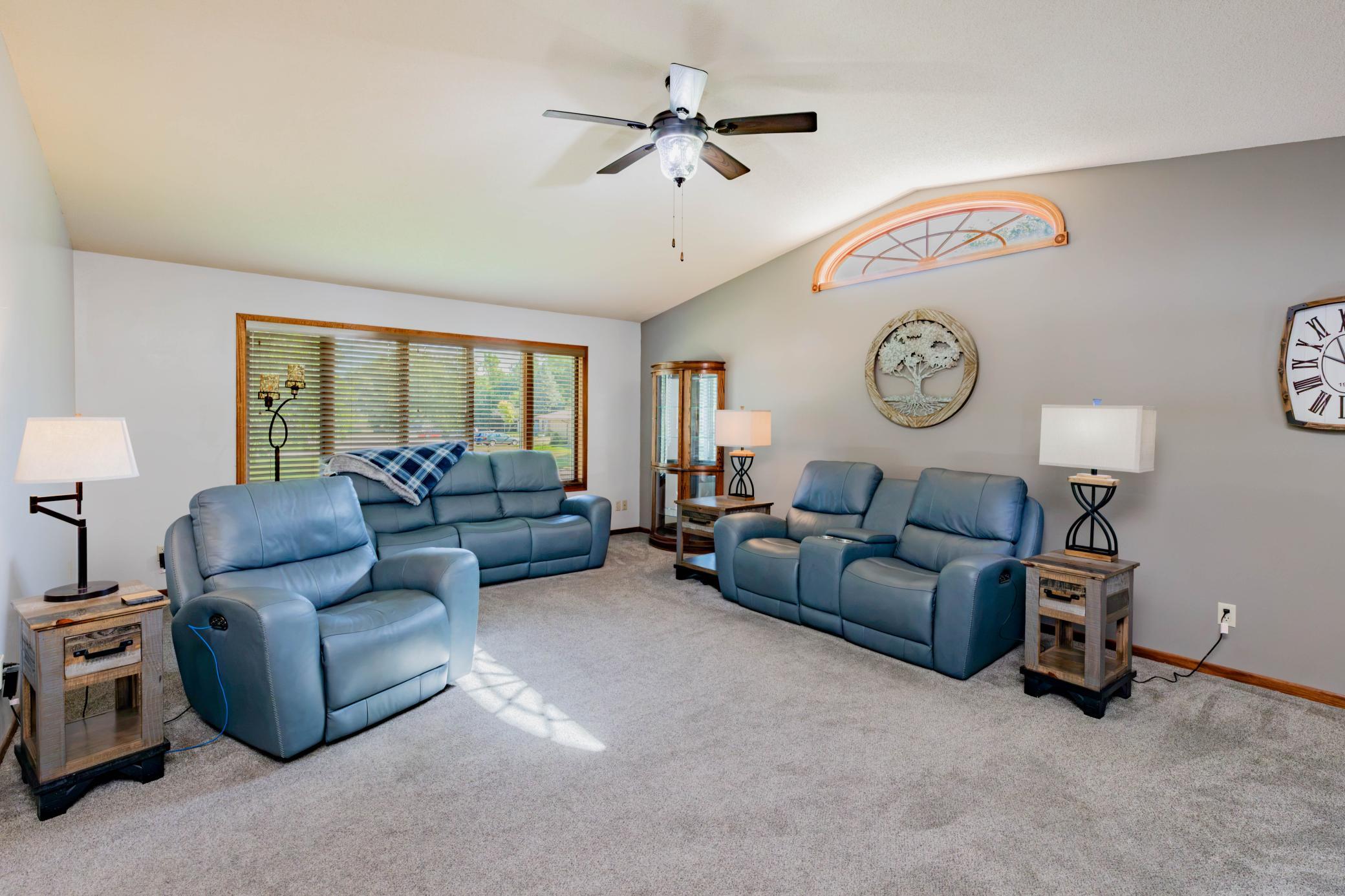 204 8th Avenue E Property Photo 35