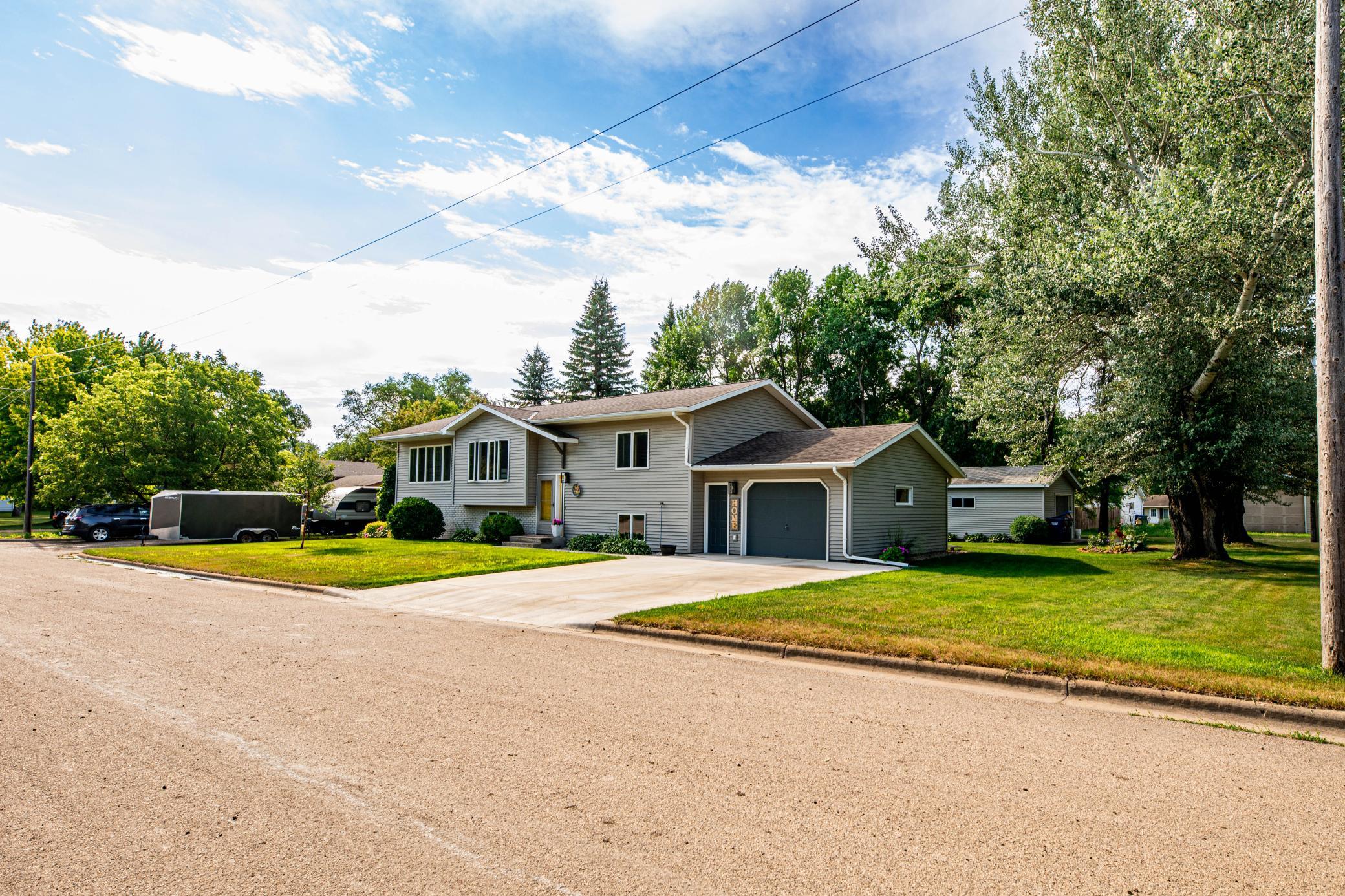 204 8th Avenue E Property Photo 66