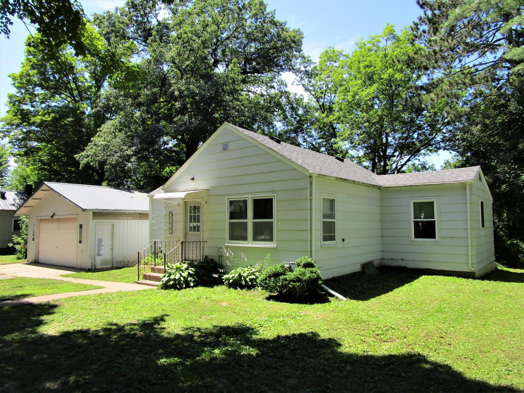 310 Polk Ave S Property Photo 1