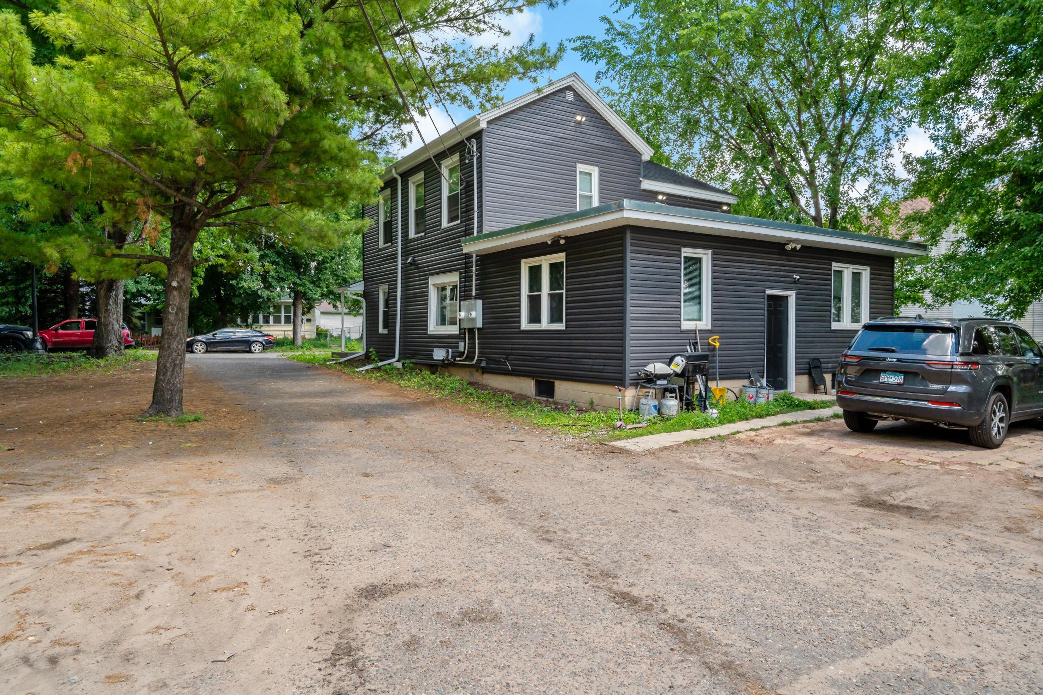 910 Wilson Avenue Property Photo 6