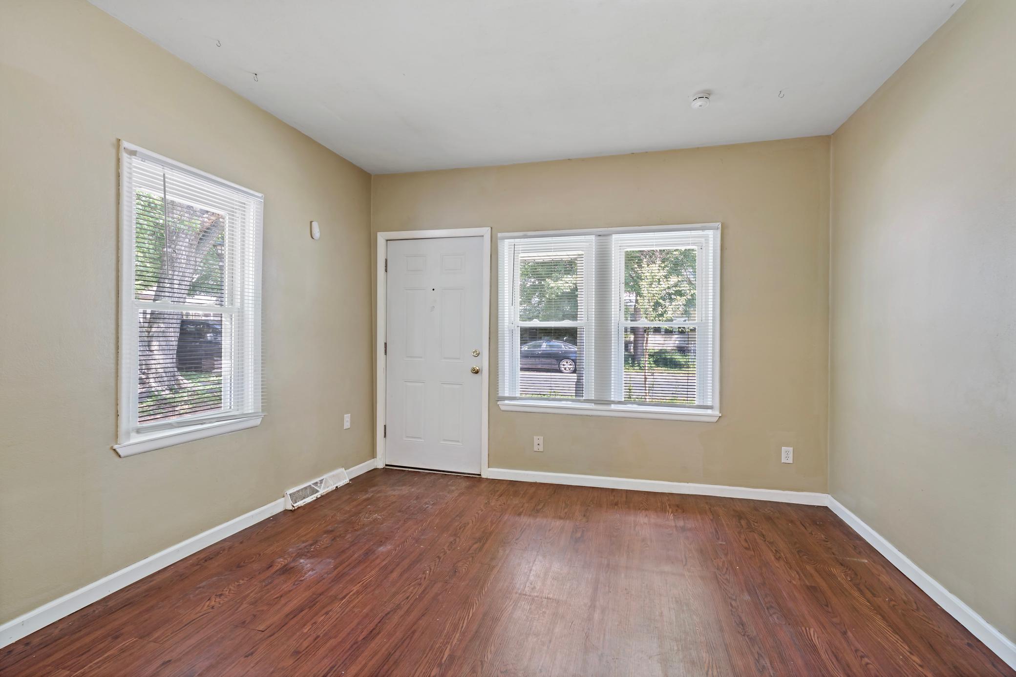910 Wilson Avenue Property Photo 10
