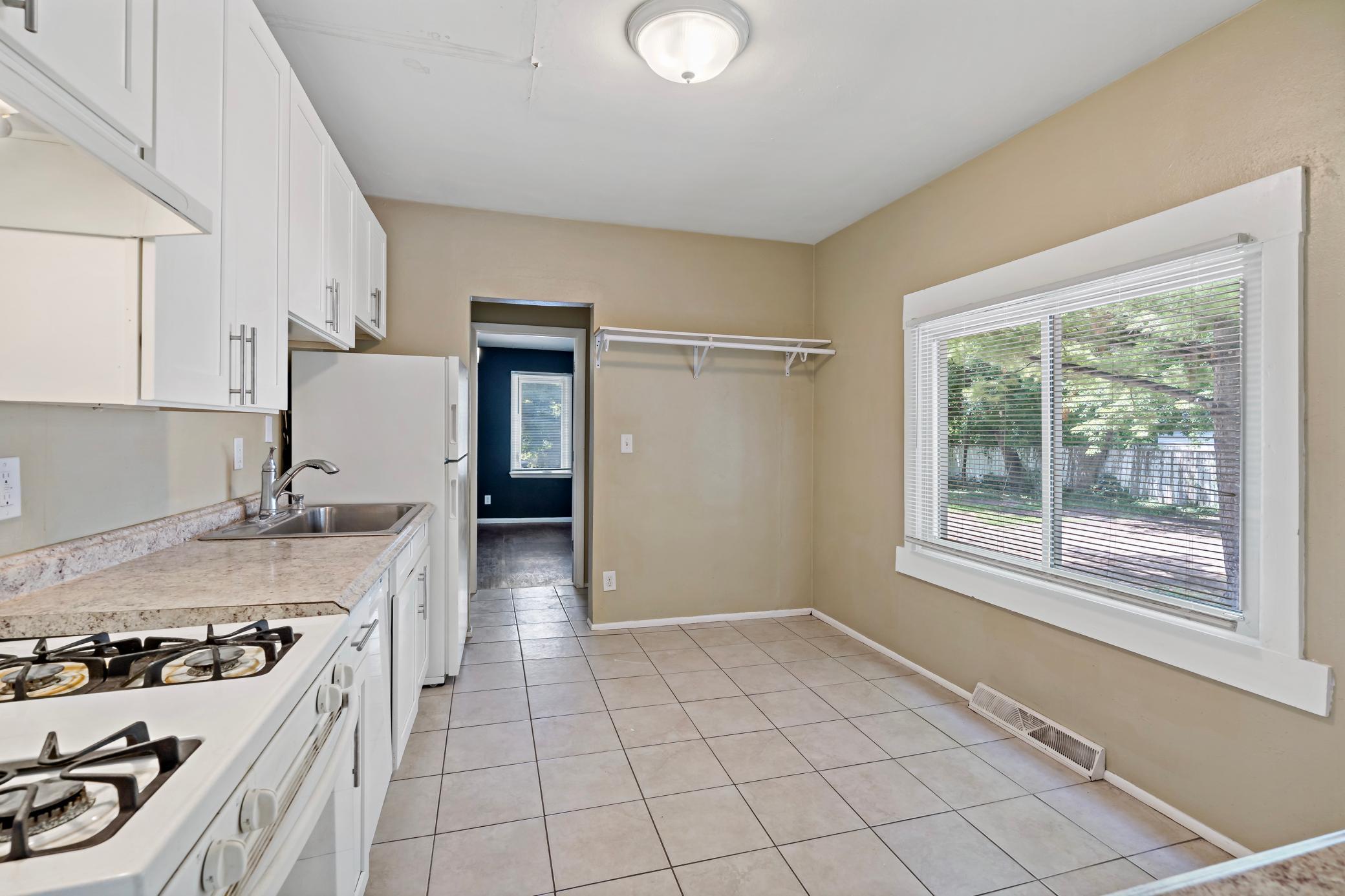910 Wilson Avenue Property Photo 11
