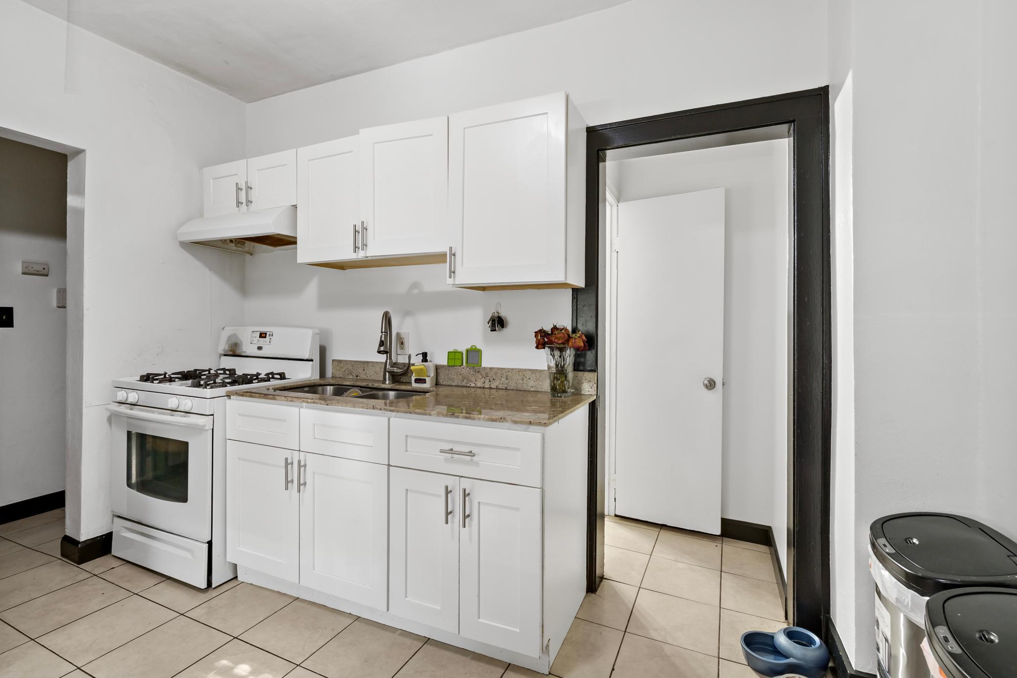 910 Wilson Avenue Property Photo 34