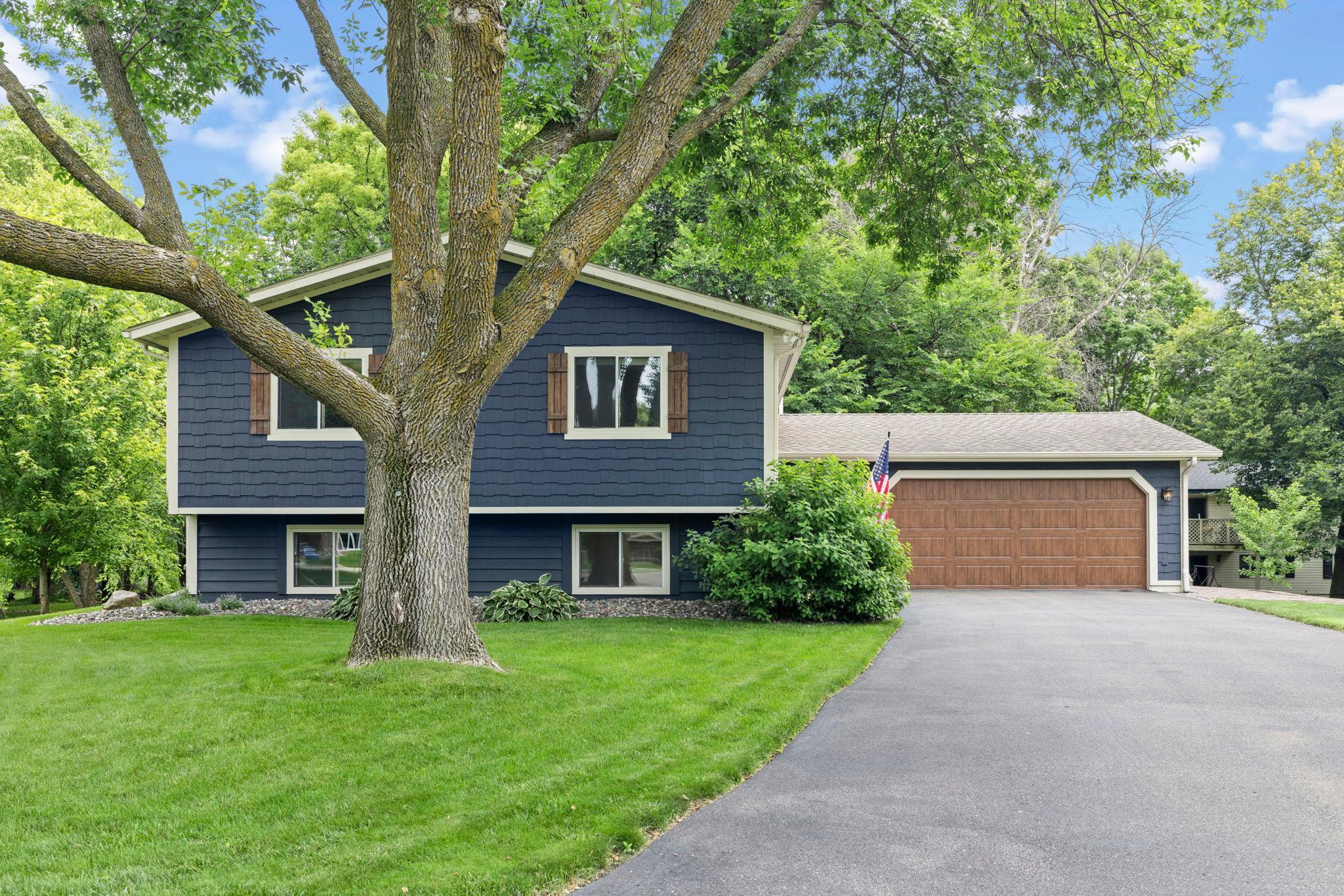 7023 Park View Lane Property Photo 1