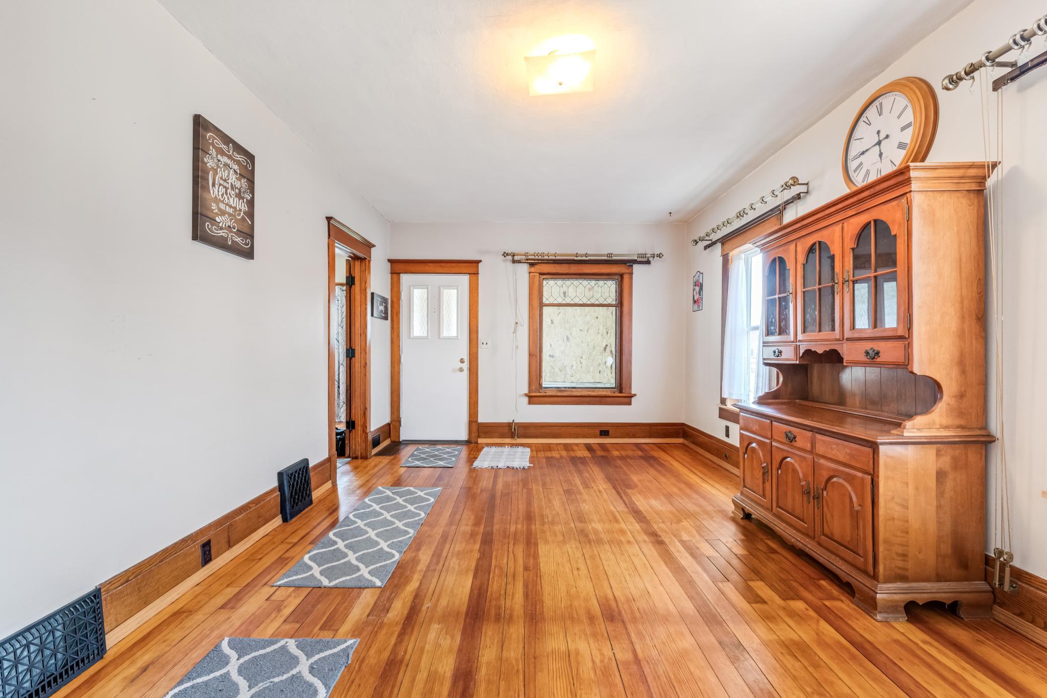 121 E Lincoln Street Property Photo 4