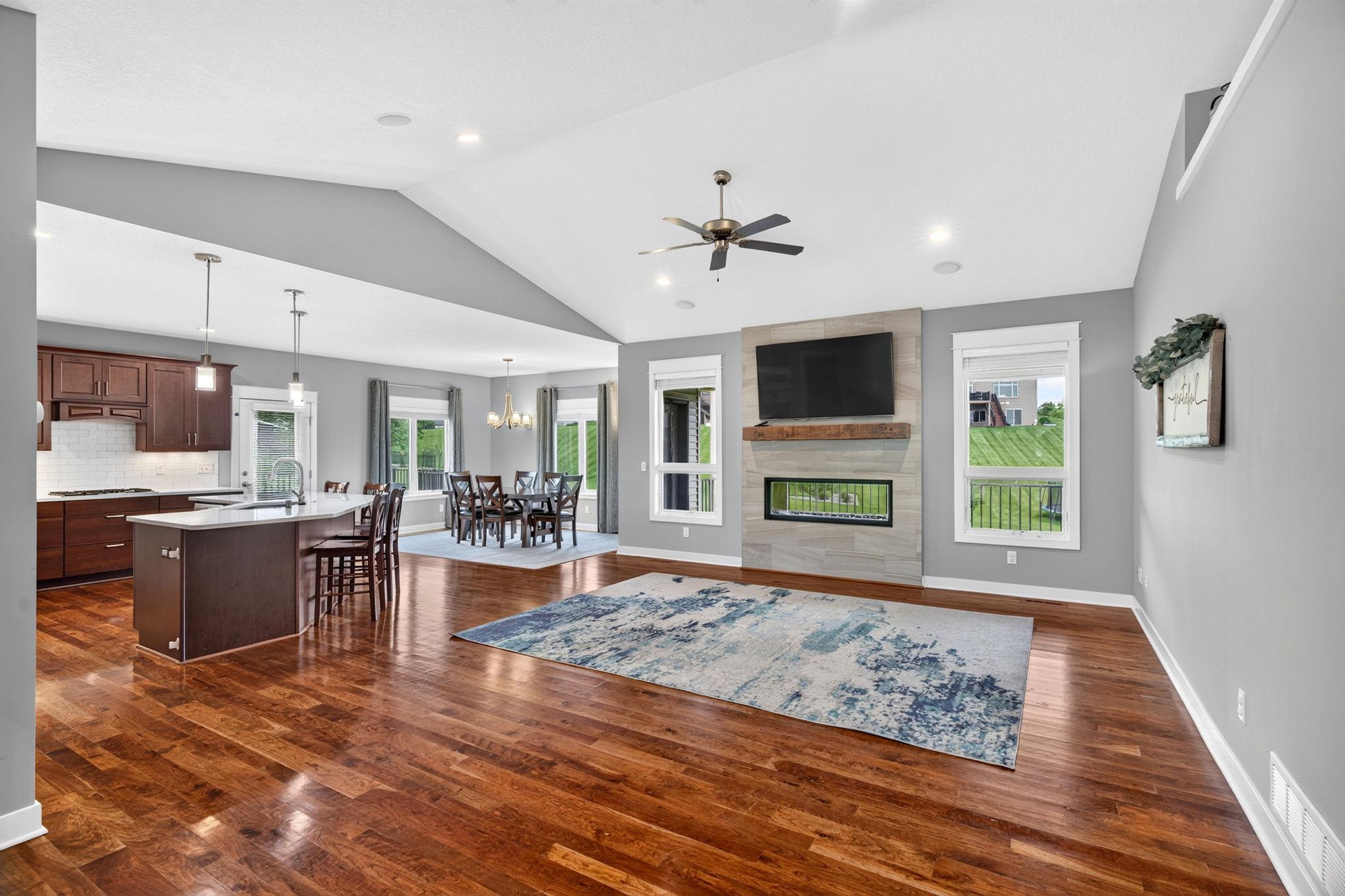 1936 Kerry Drive Ne Property Photo 6