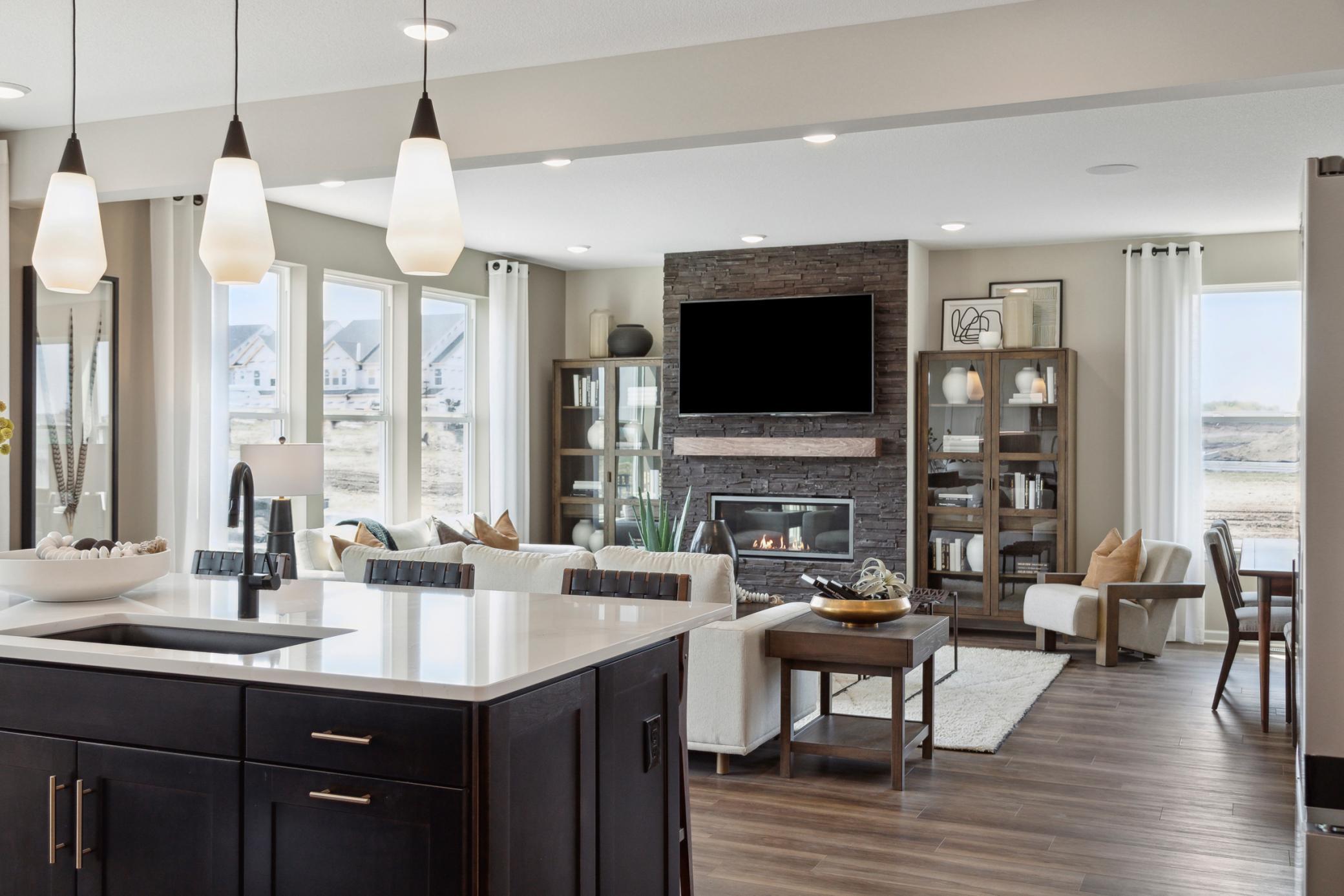 15087 Amber Fields Boulevard W Property Photo 5