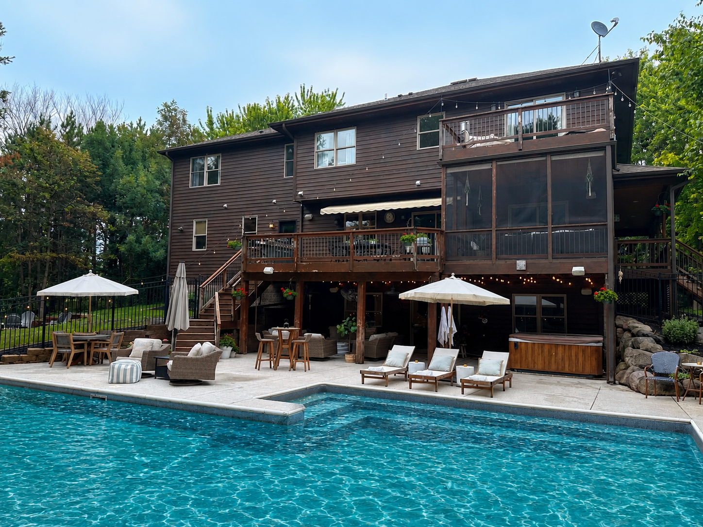 401 Rolling Hills Drive Property Photo 1