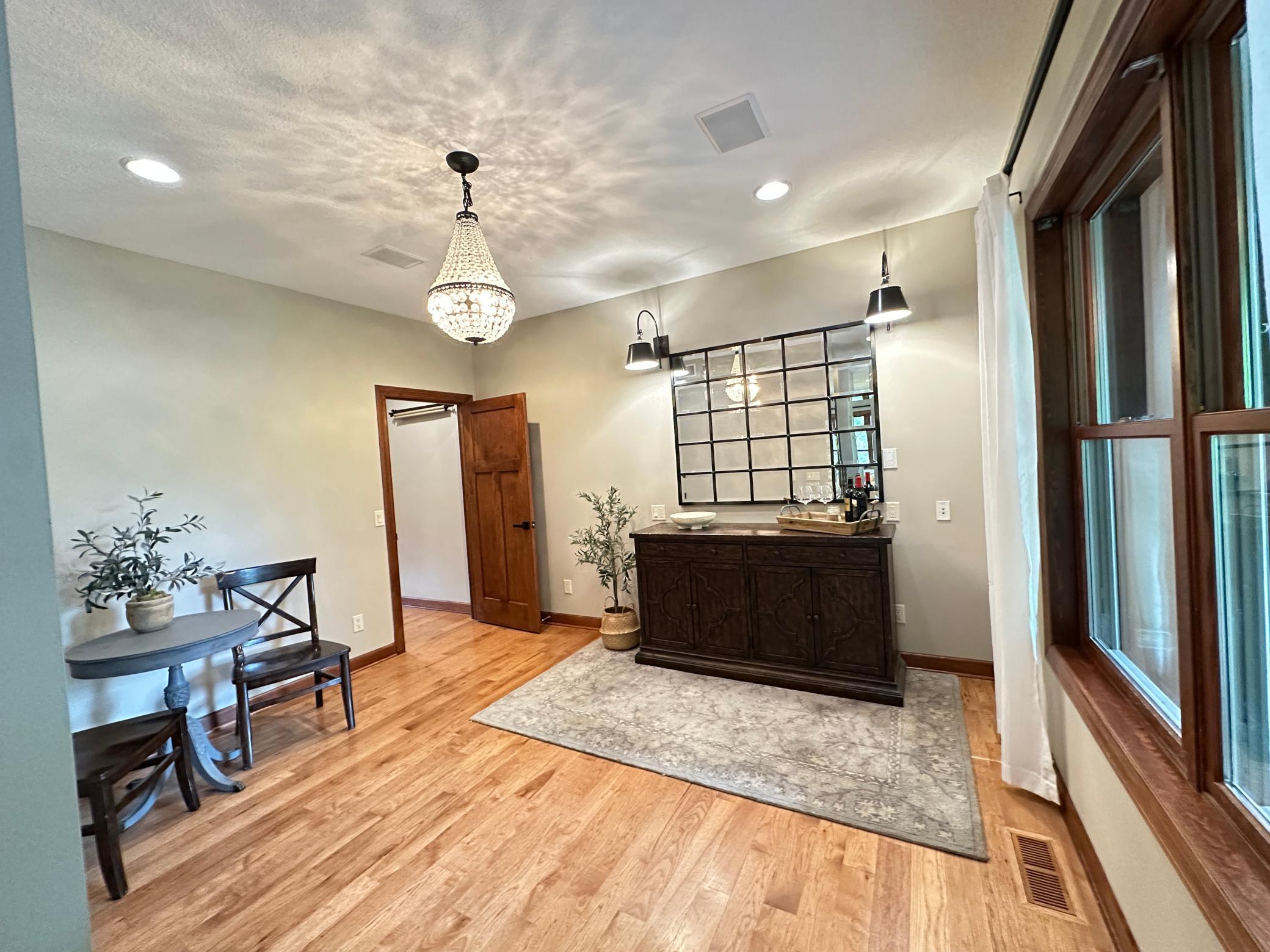 401 Rolling Hills Drive Property Photo 8