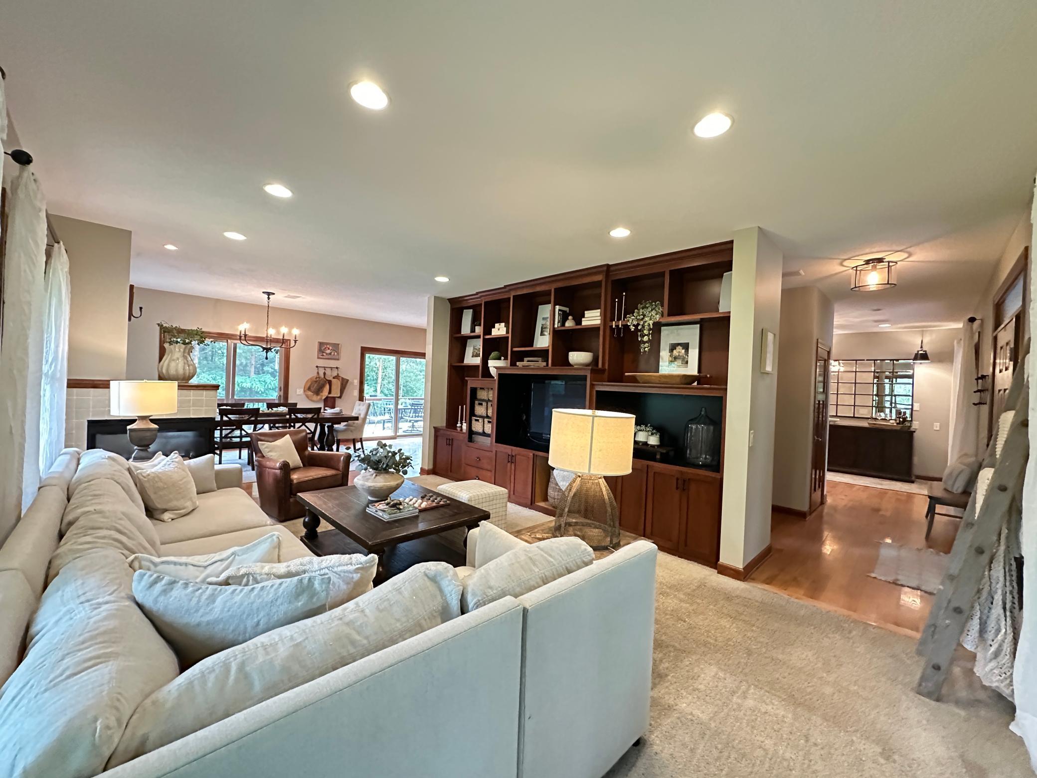 401 Rolling Hills Drive Property Photo 11
