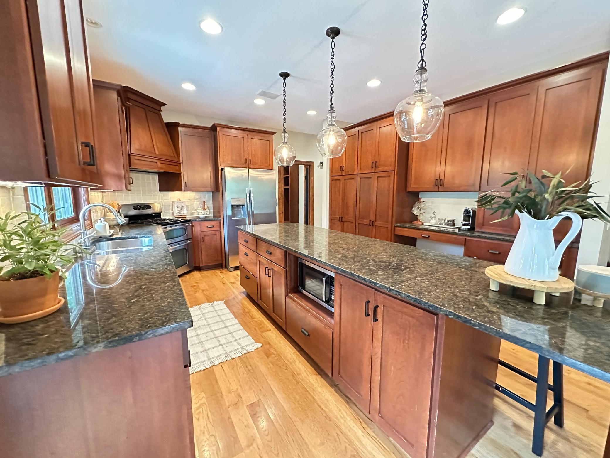 401 Rolling Hills Drive Property Photo 20