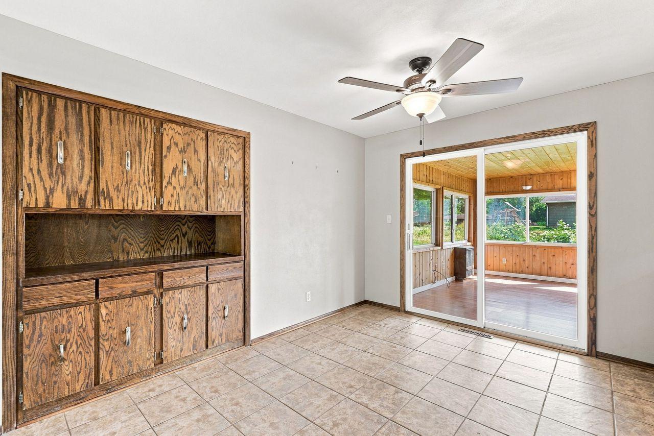 551 6th Street E Property Photo 7
