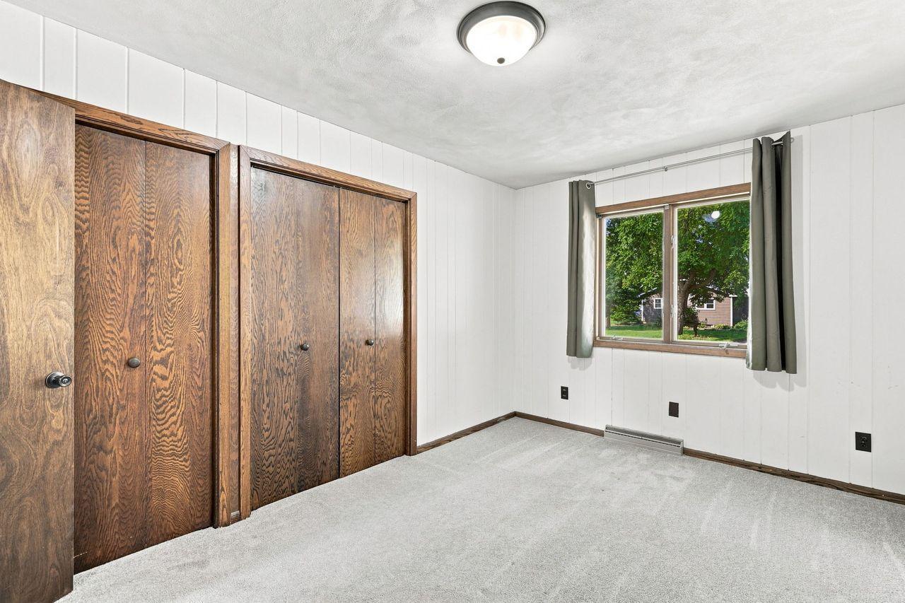 551 6th Street E Property Photo 11
