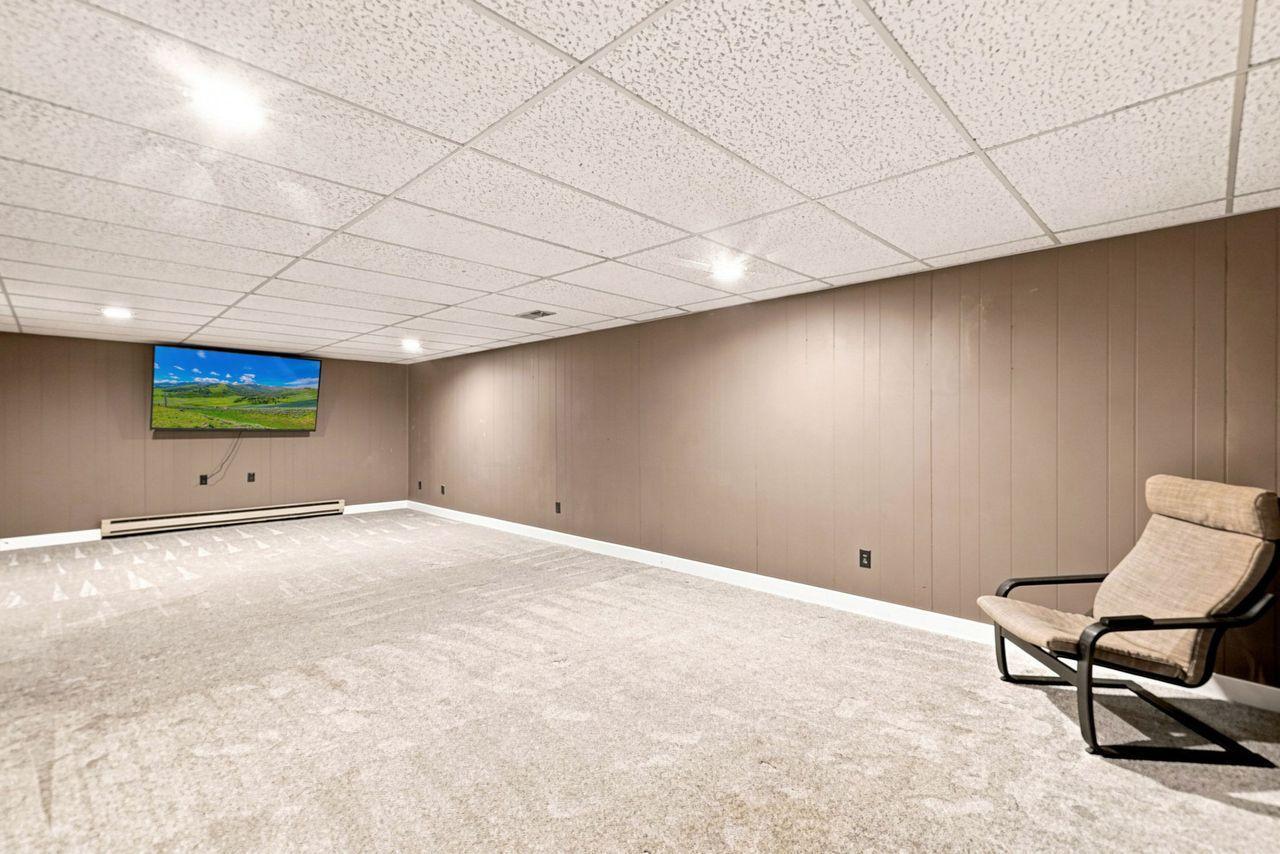 551 6th Street E Property Photo 17