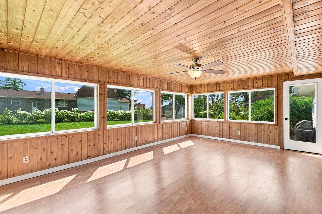 551 6th Street E Property Photo 21