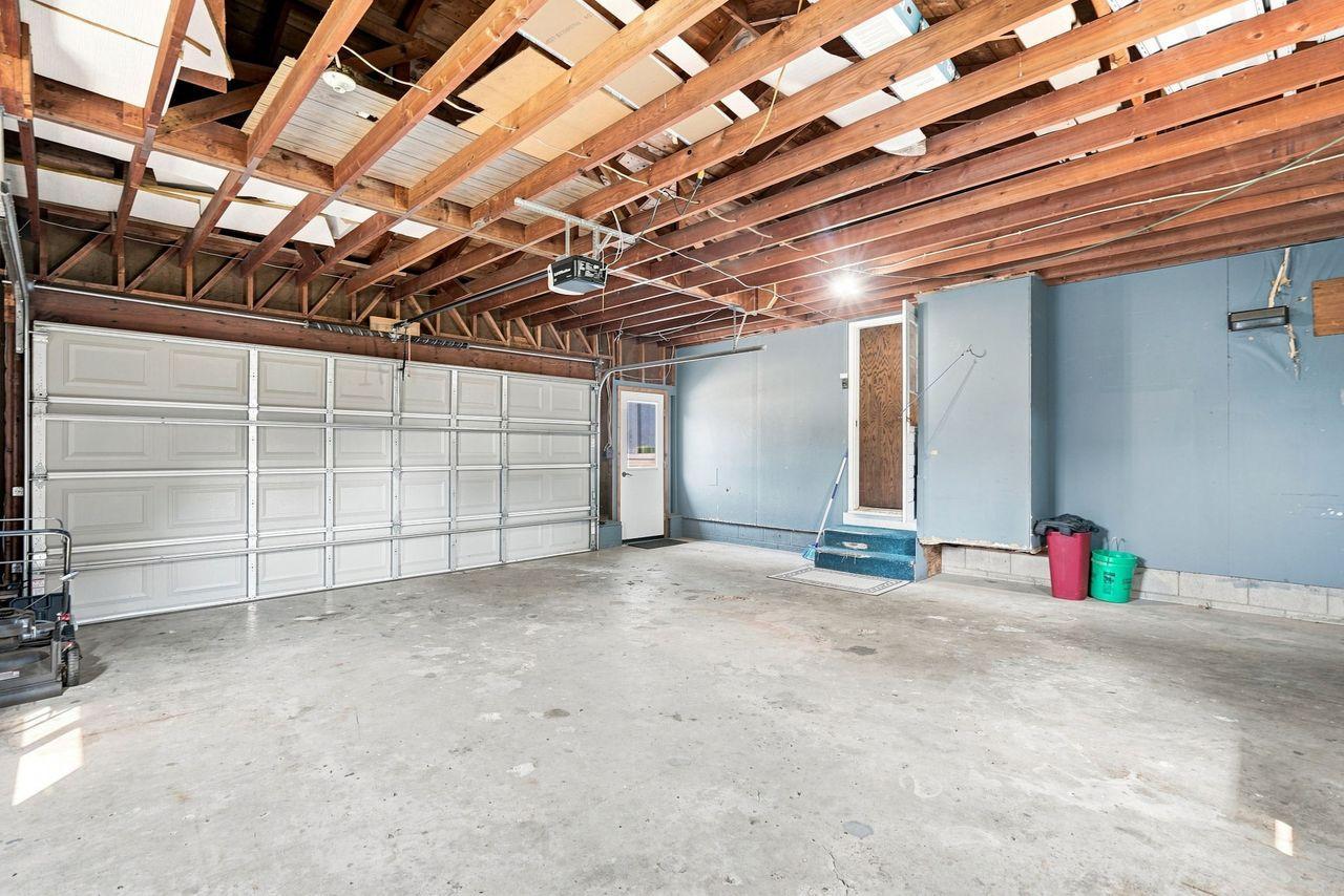551 6th Street E Property Photo 23